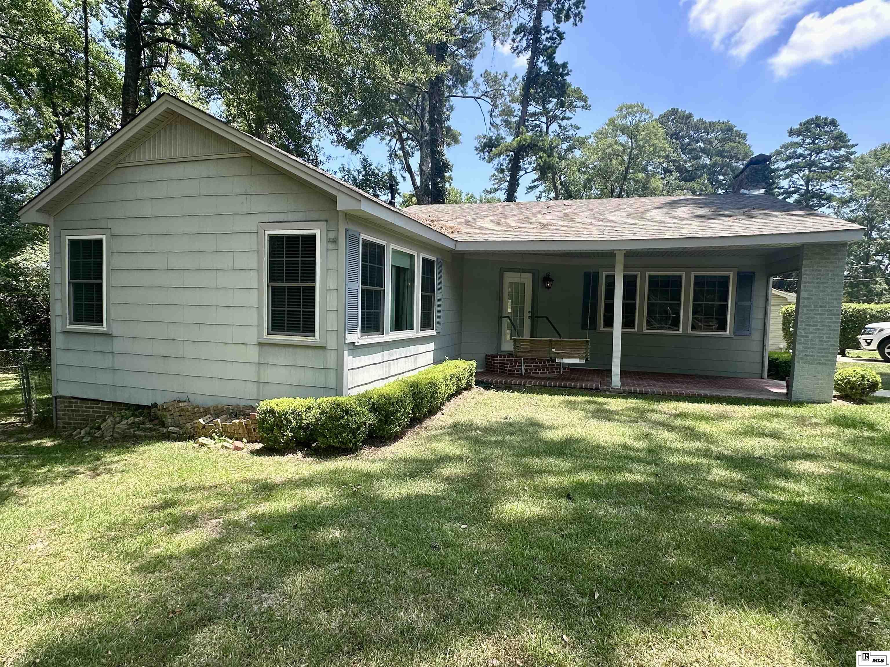 121 Pinecrest Drive