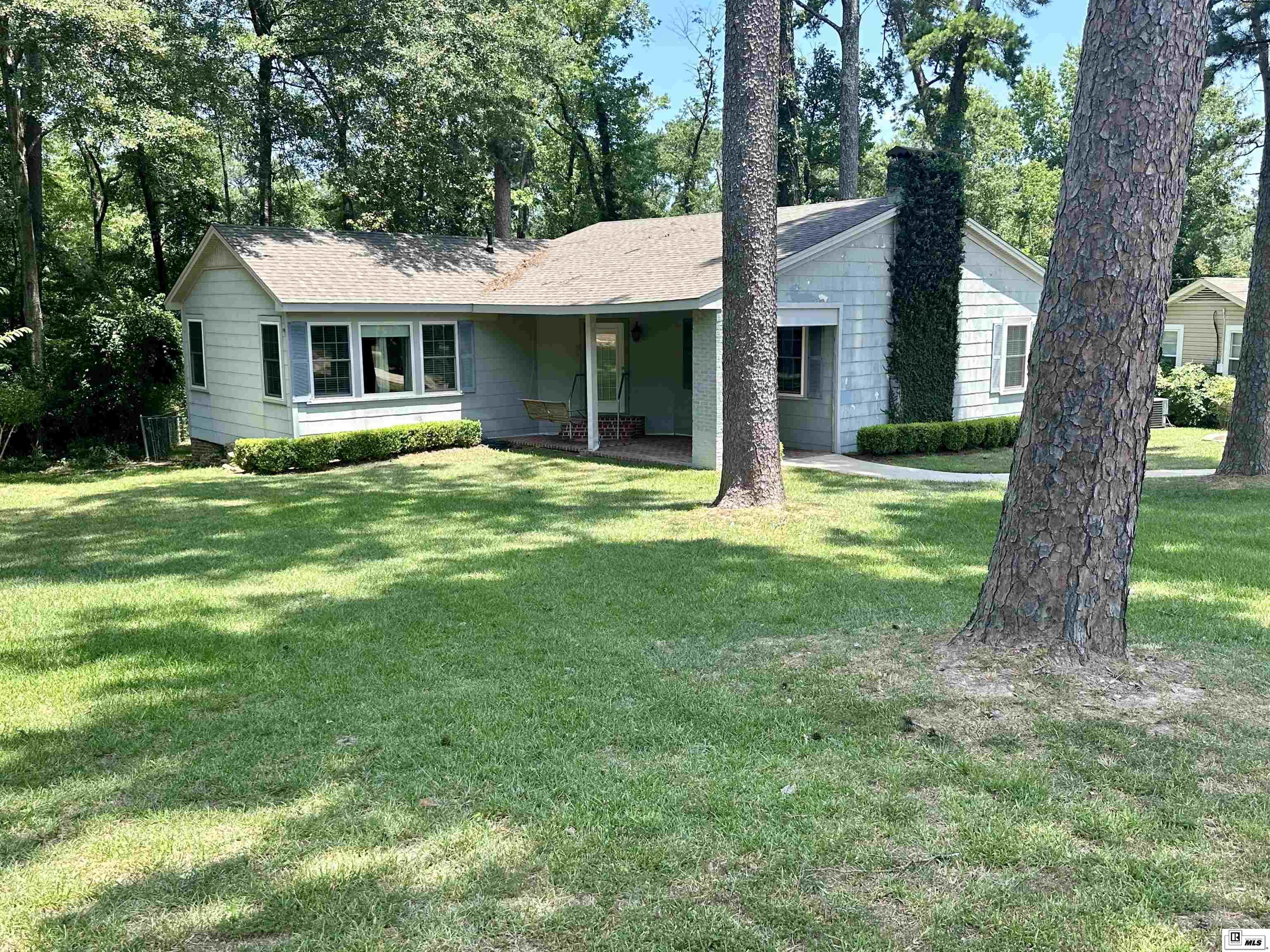 121 Pinecrest Drive