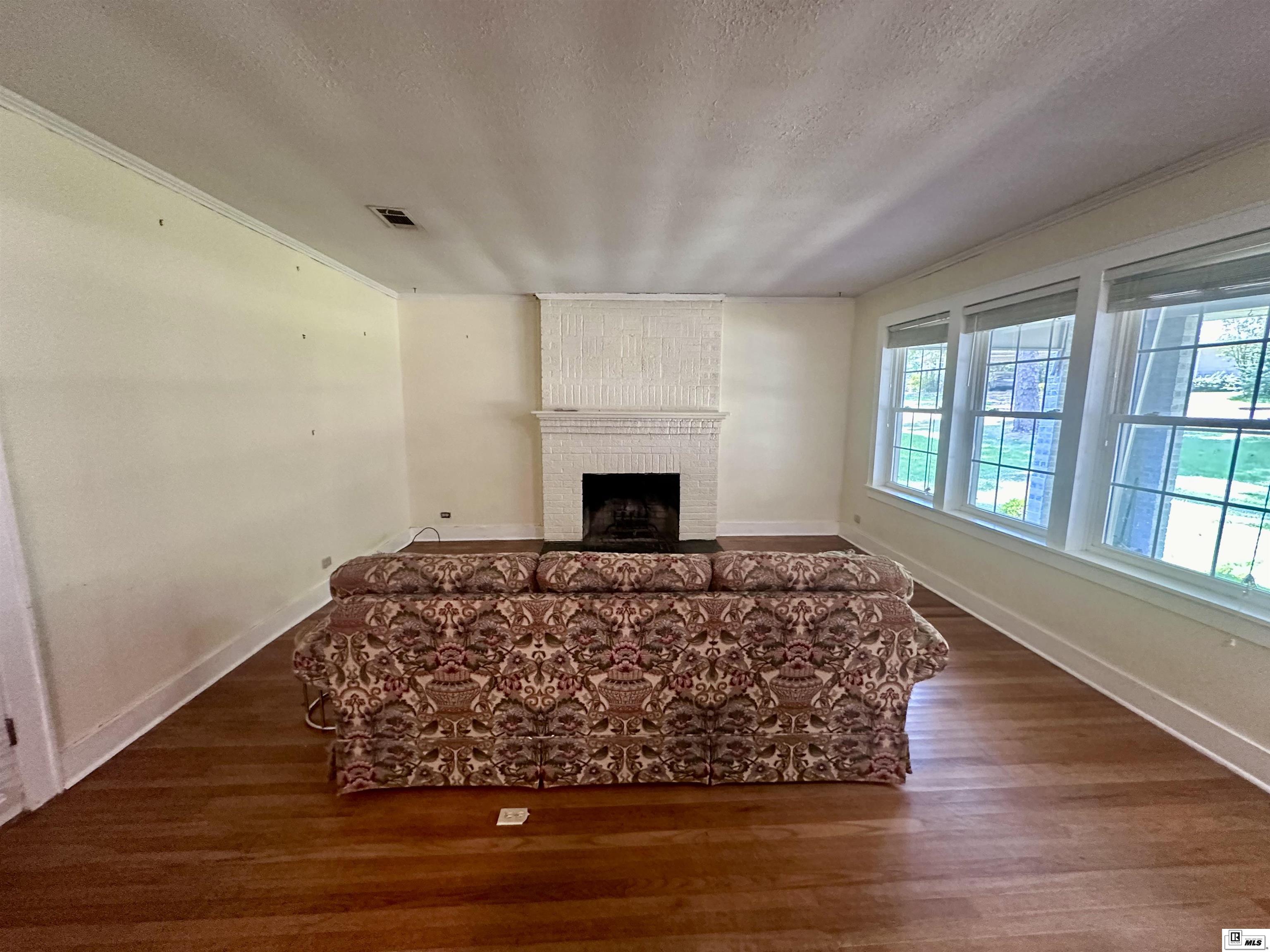 121 Pinecrest Drive