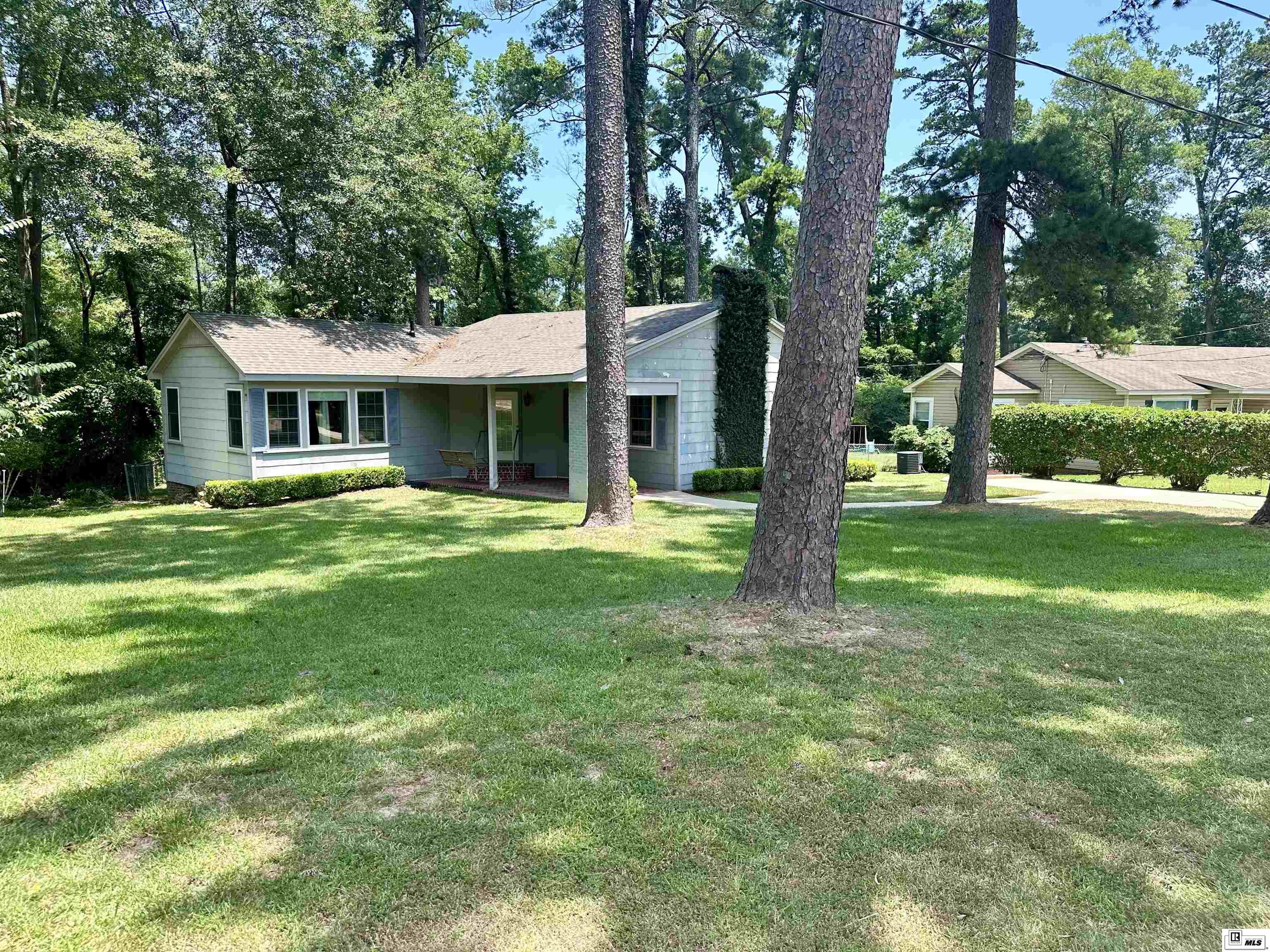 121 Pinecrest Drive