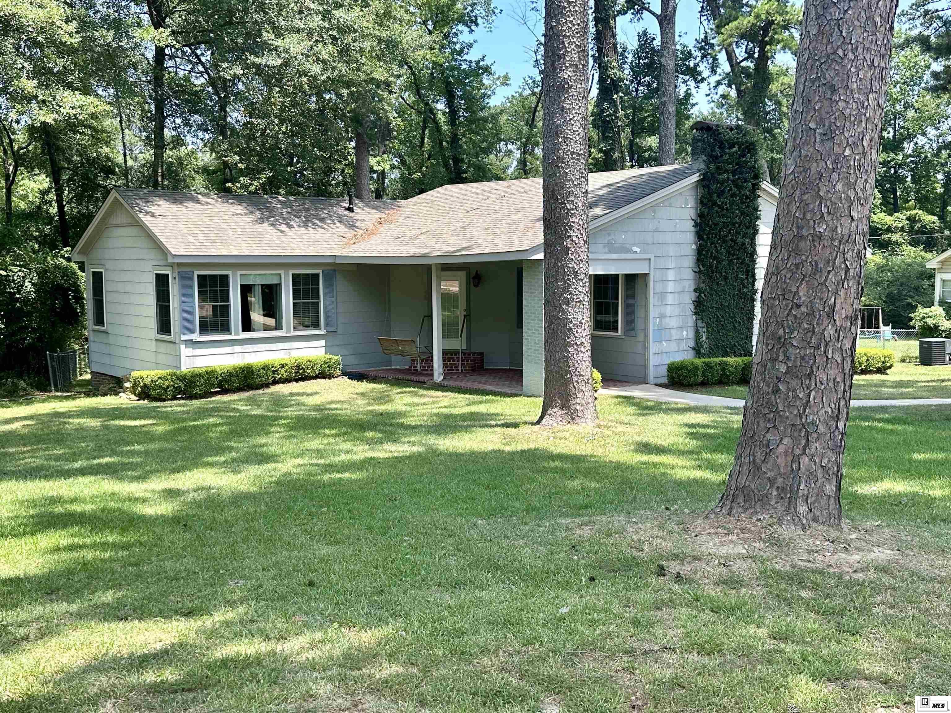 121 Pinecrest Drive