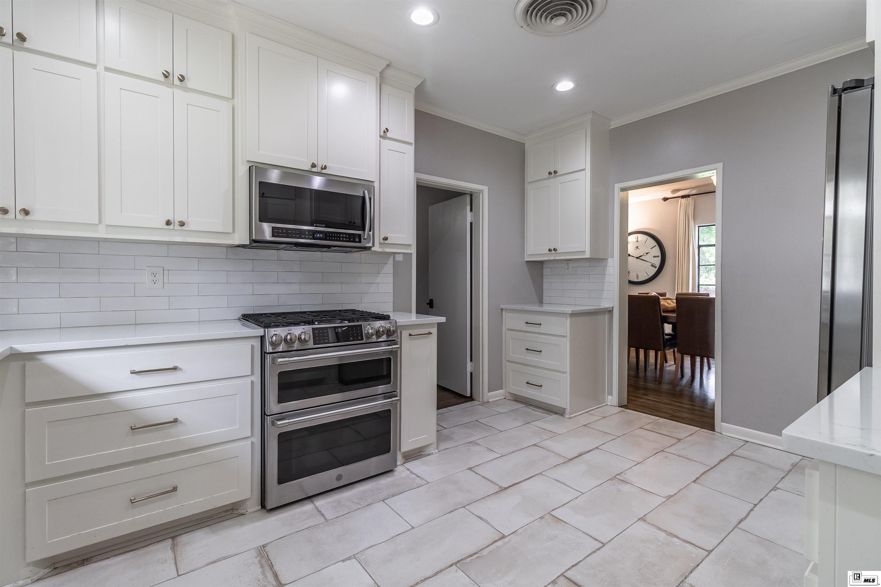 2116 Island Drive