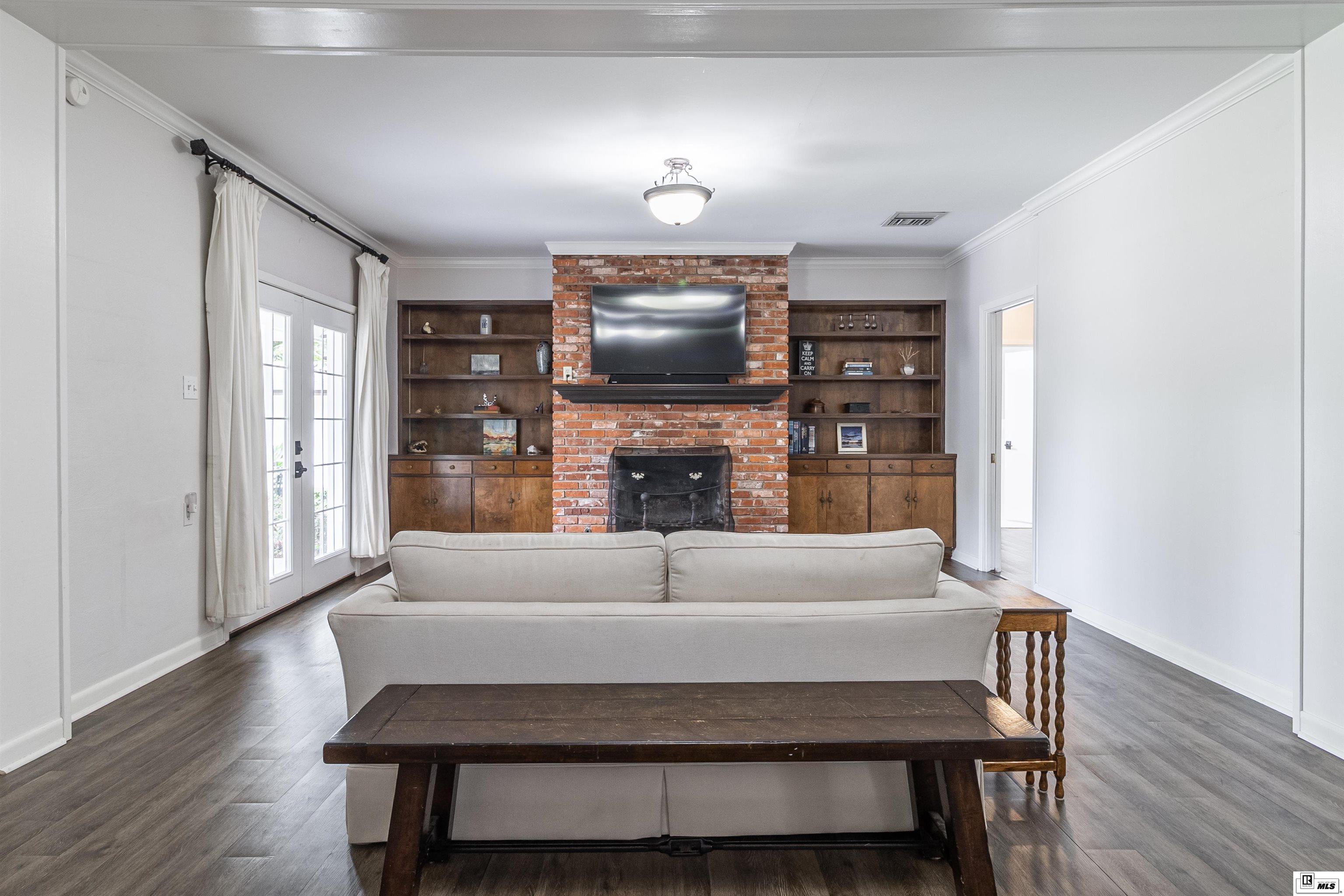 2116 Island Drive