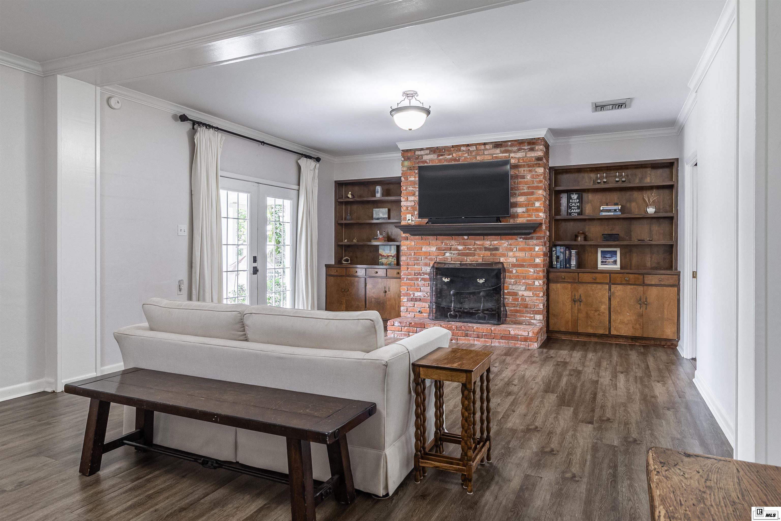 2116 Island Drive