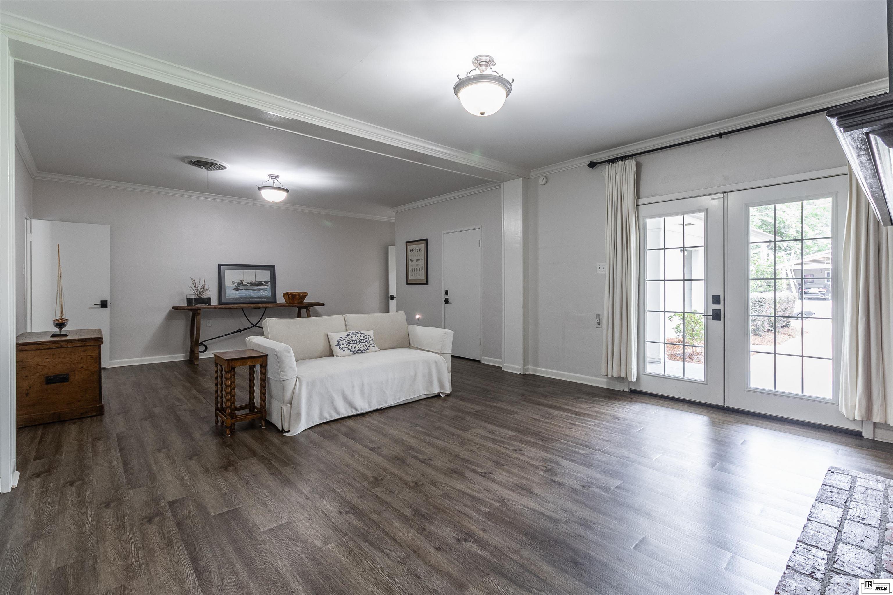 2116 Island Drive