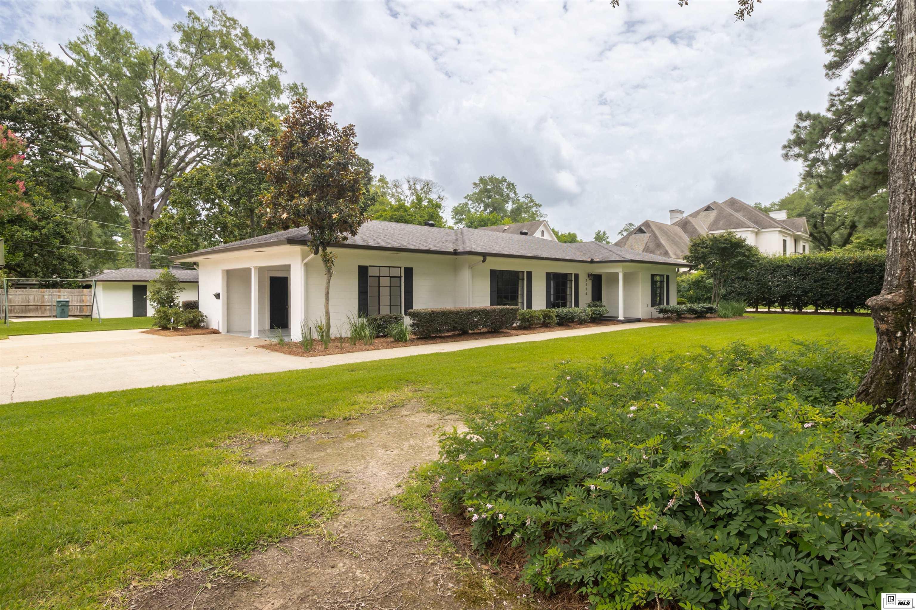 2116 Island Drive