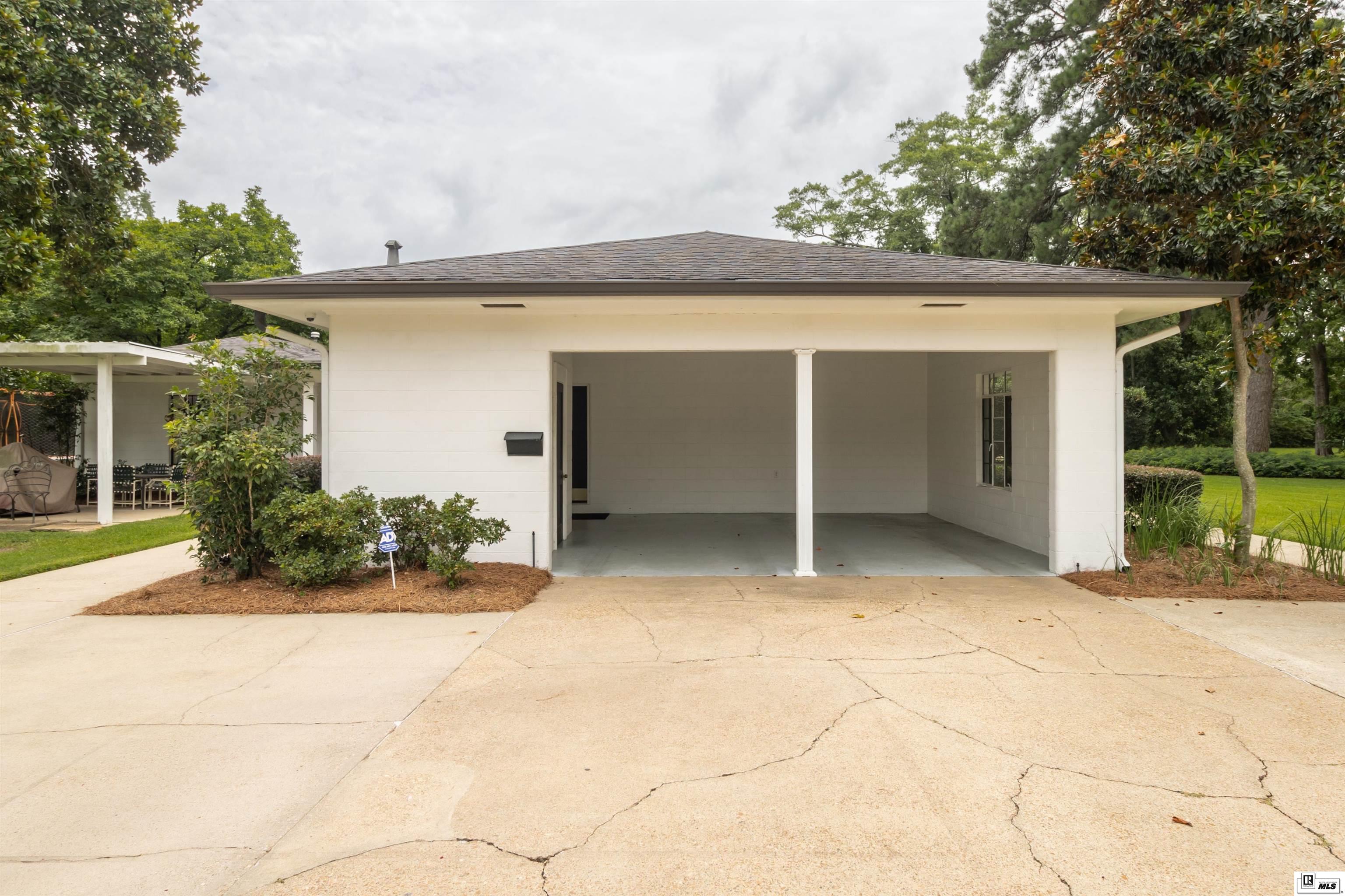 2116 Island Drive
