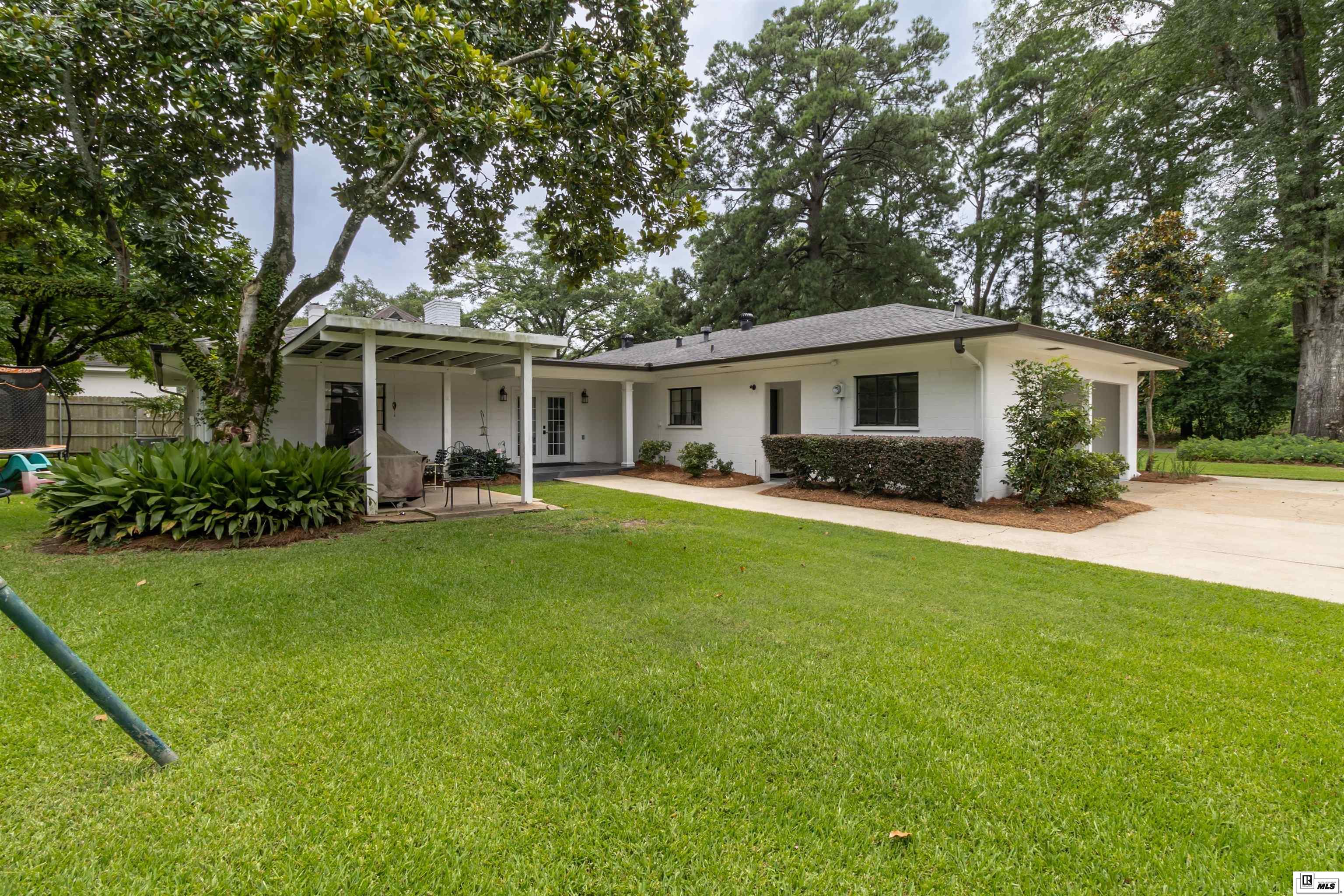 2116 Island Drive
