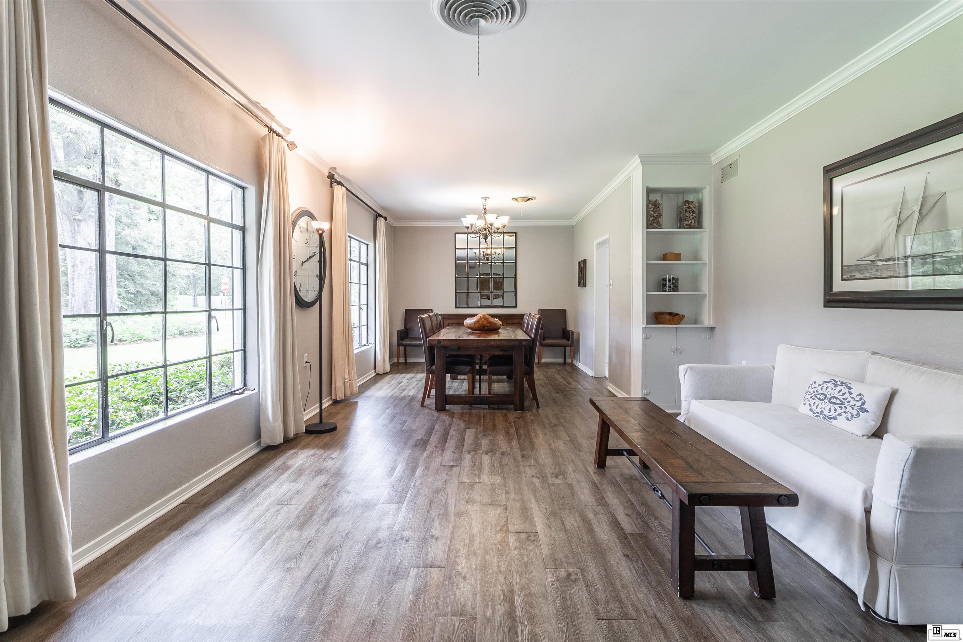 2116 Island Drive