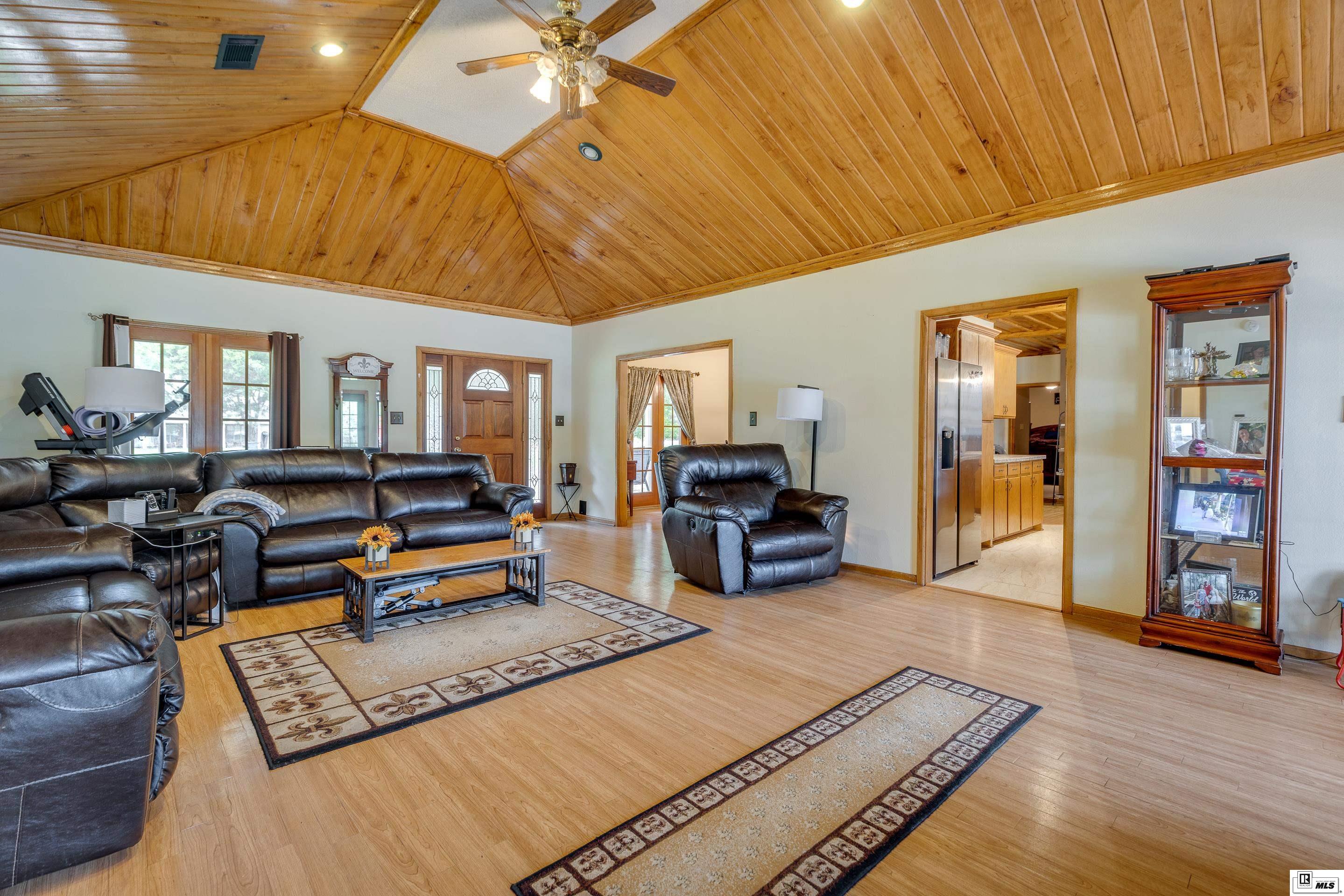 1316 Leckie Road
