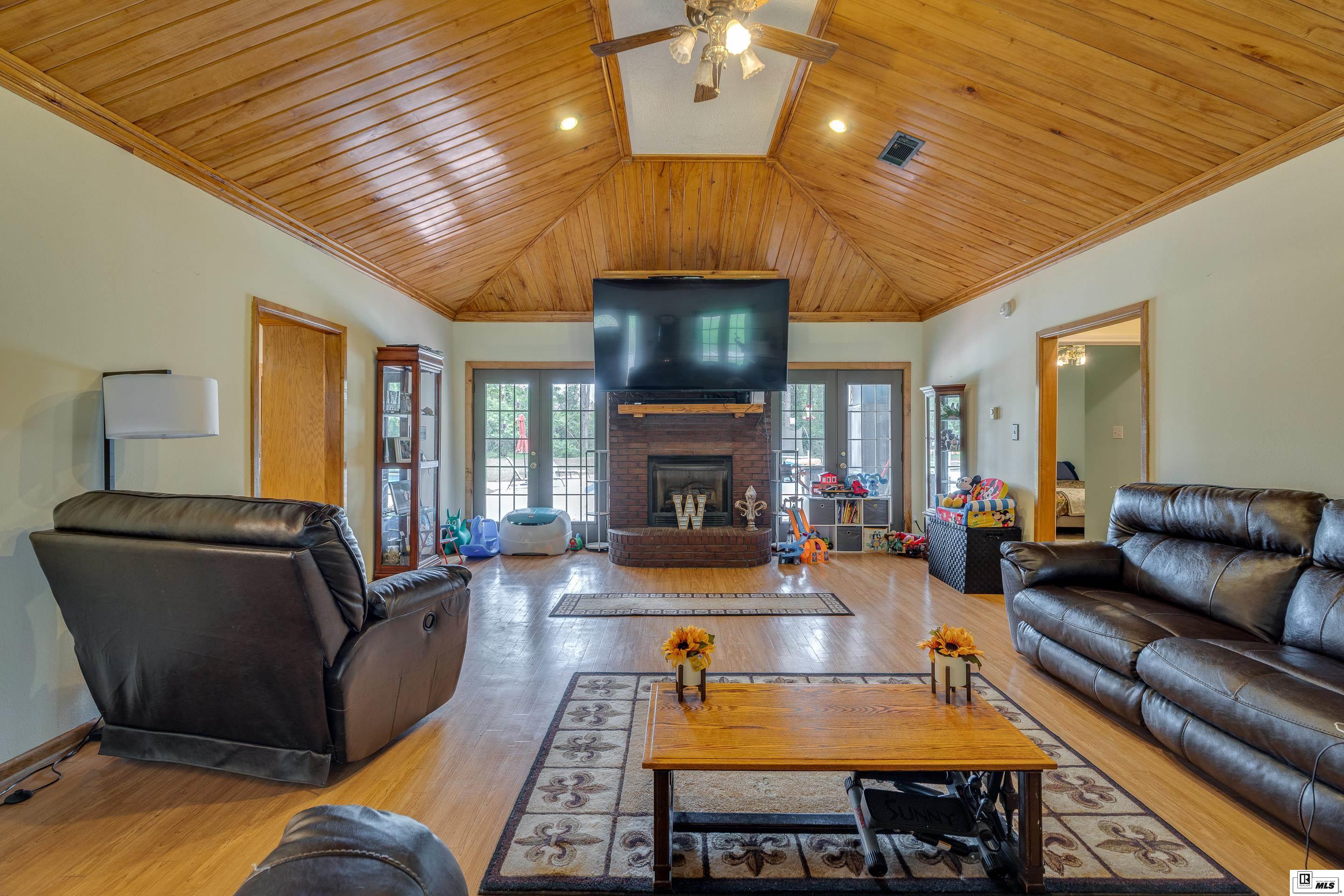 1316 Leckie Road