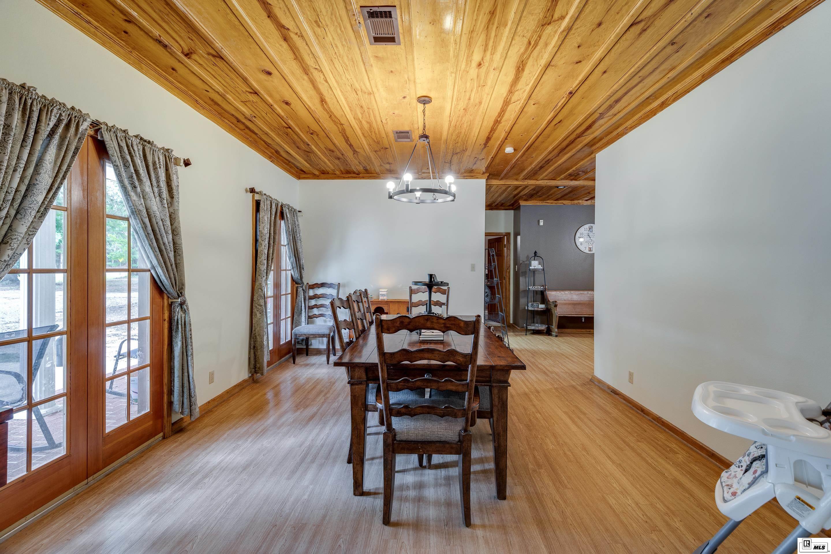 1316 Leckie Road