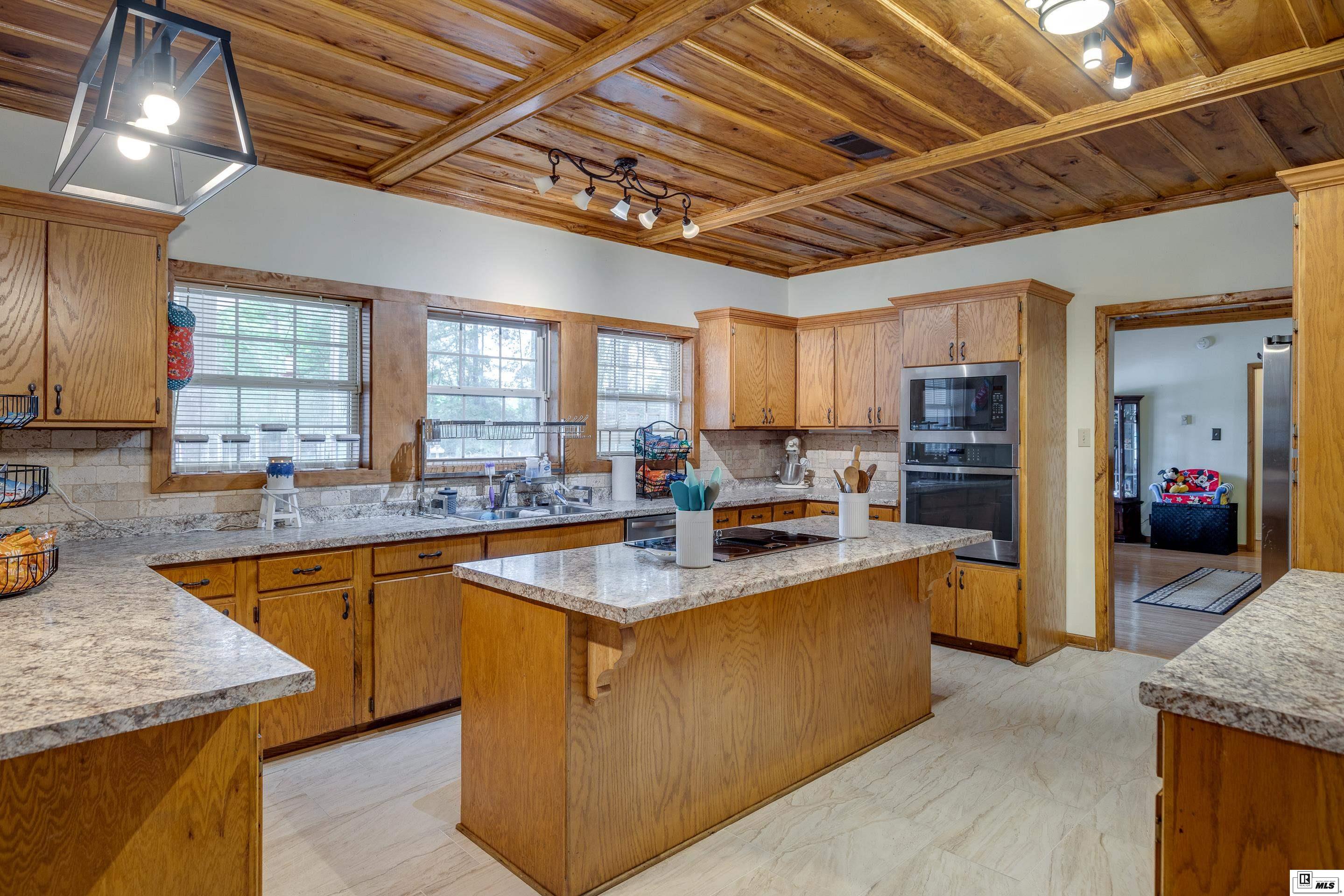 1316 Leckie Road
