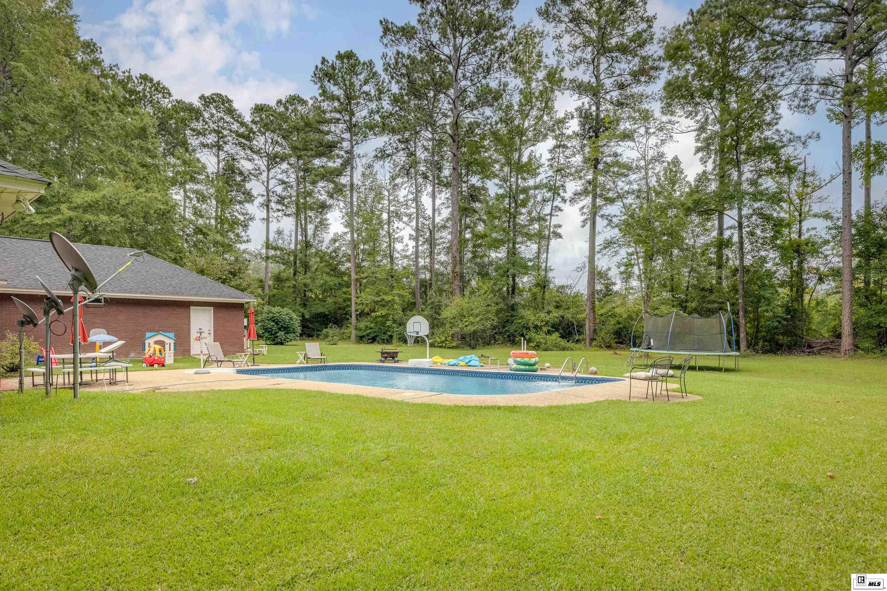1316 Leckie Road