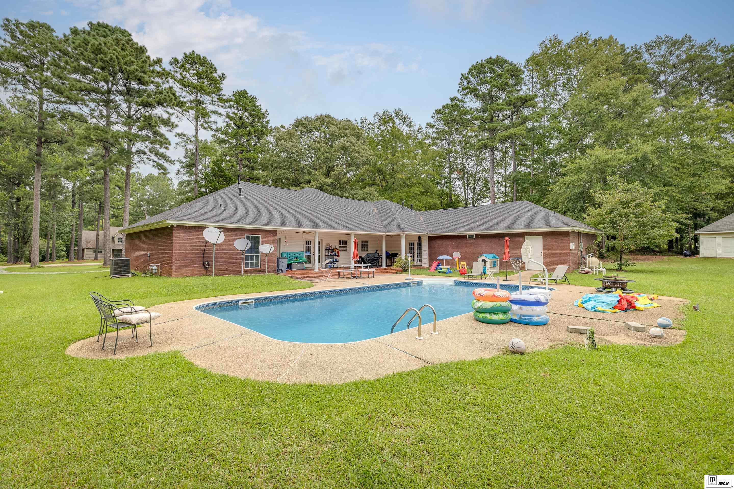 1316 Leckie Road