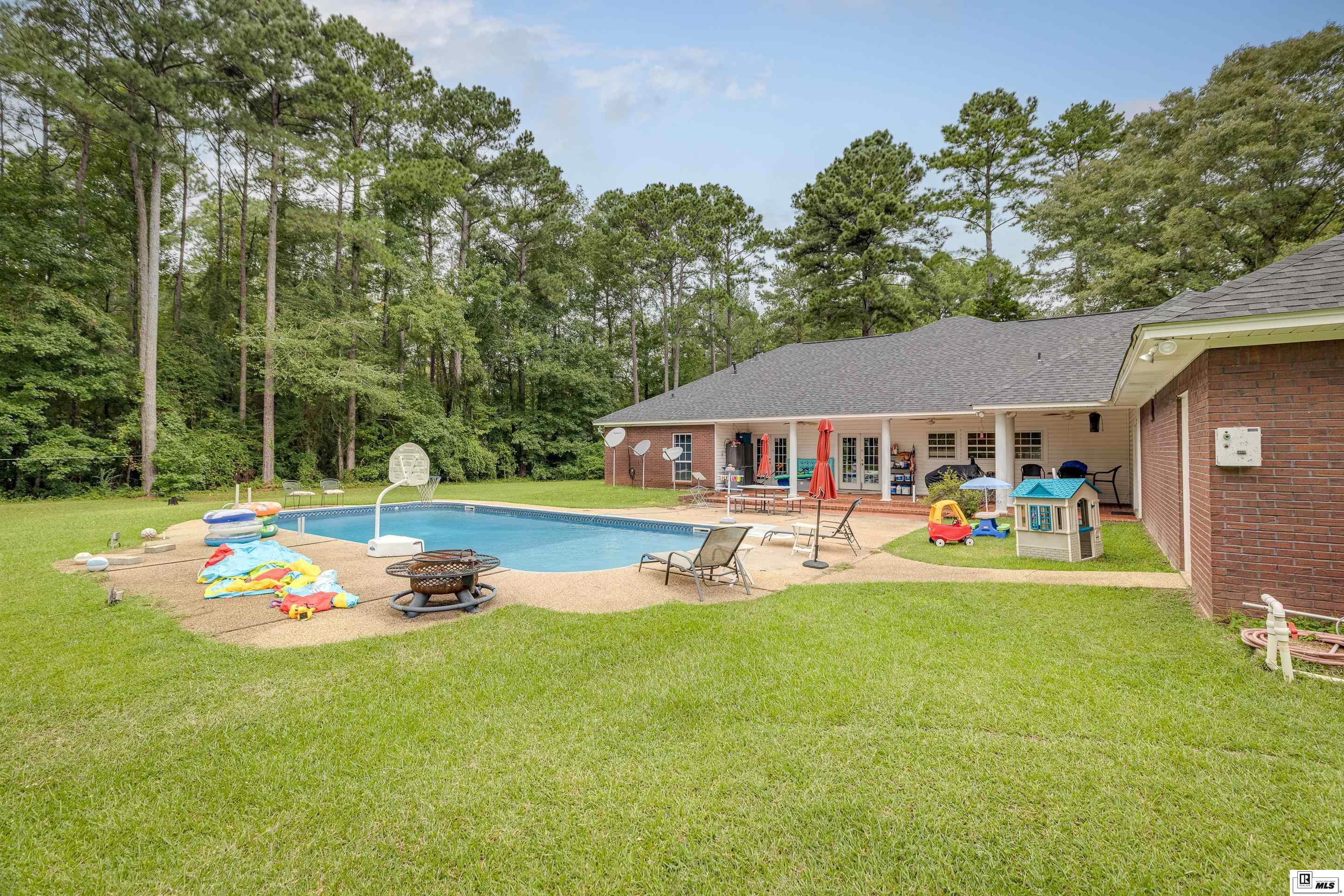 1316 Leckie Road