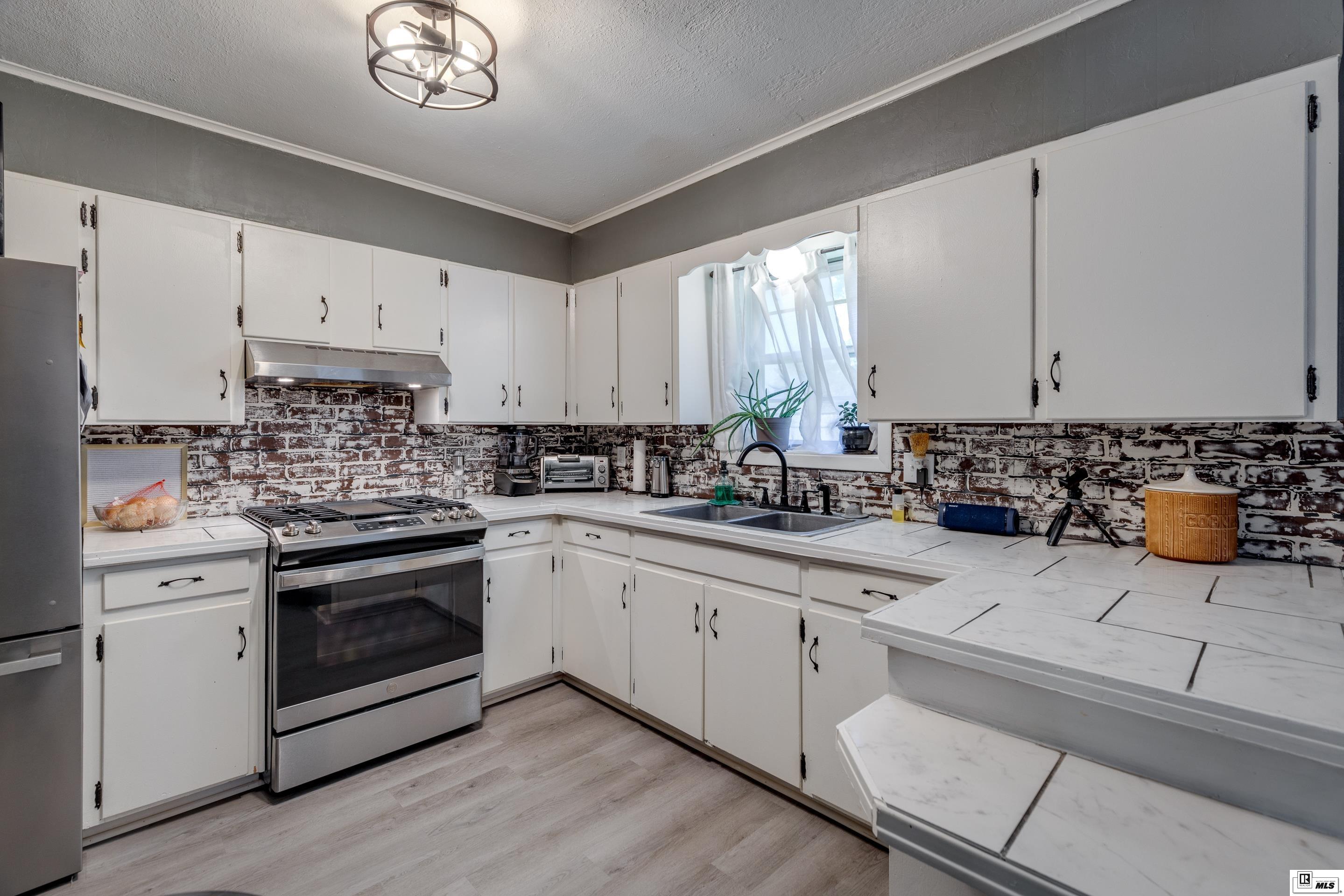 9477 Linden Drive