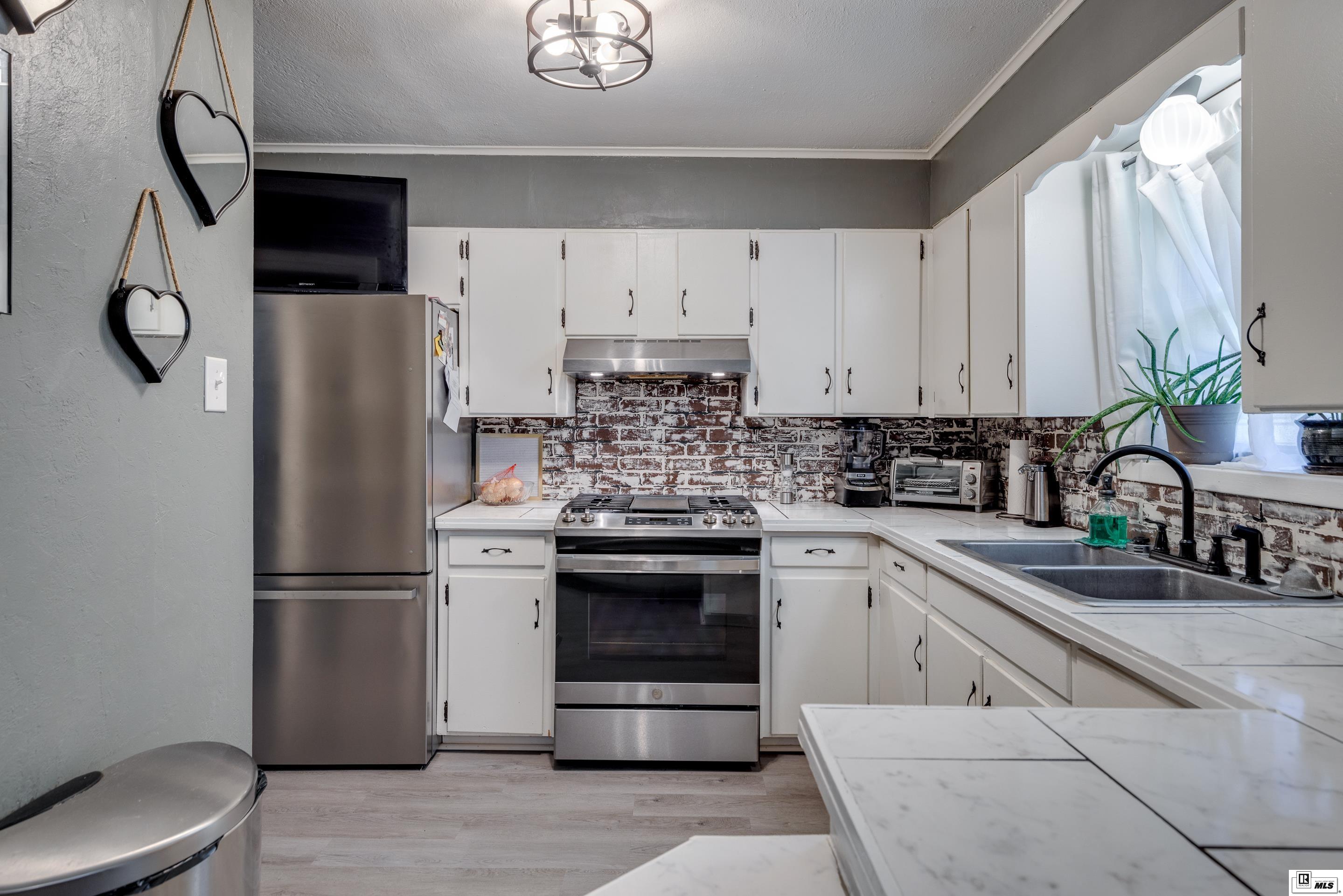 9477 Linden Drive
