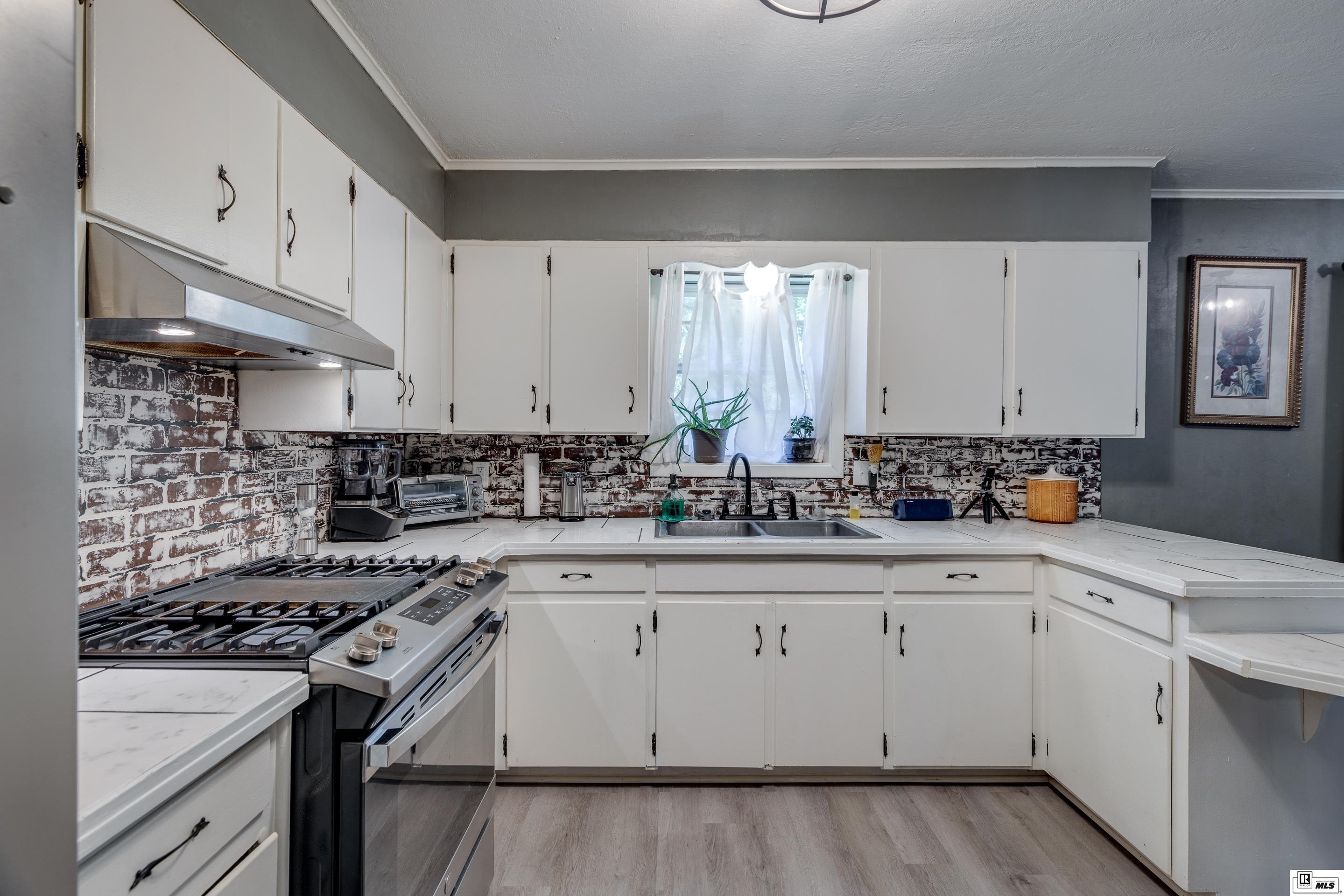 9477 Linden Drive
