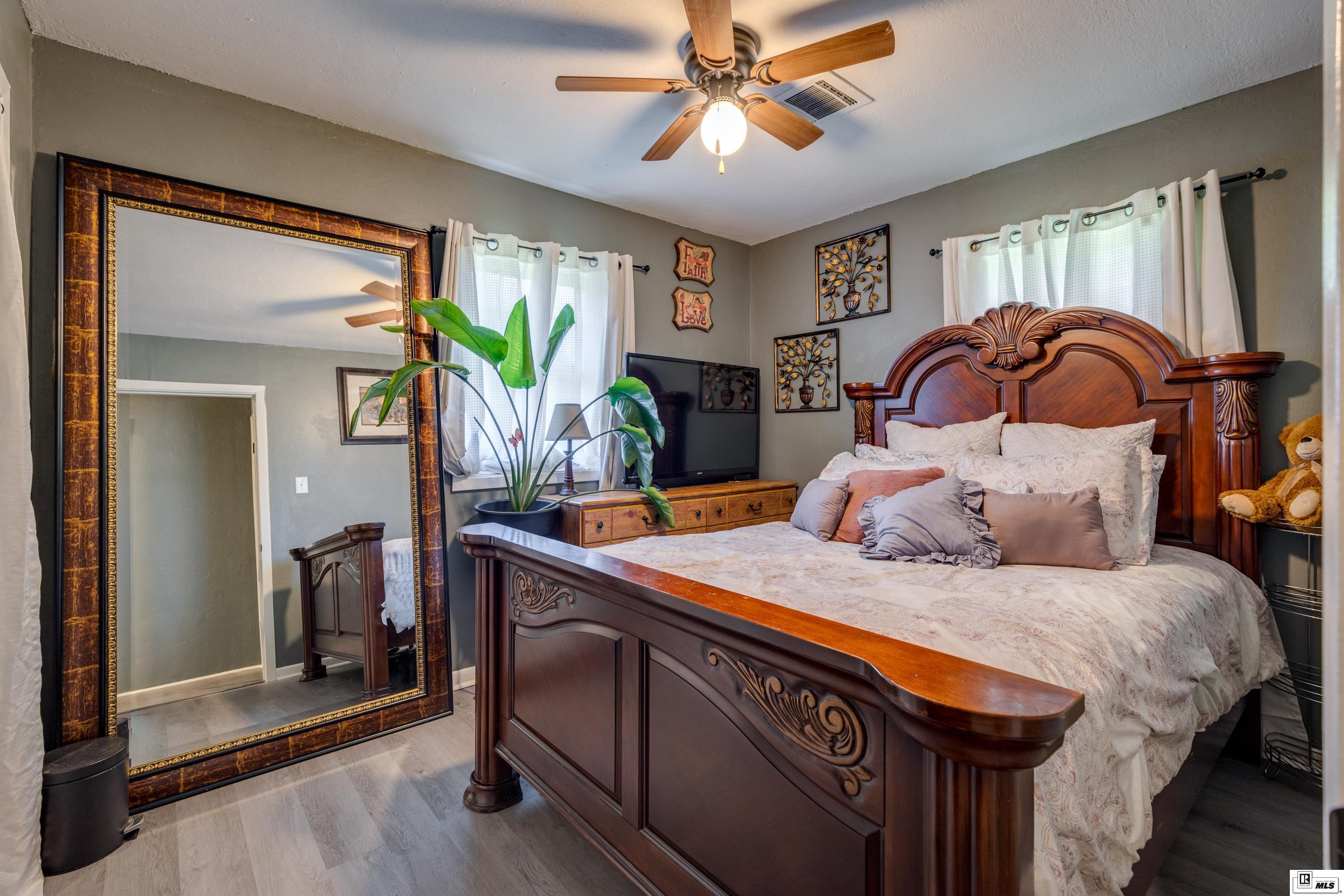 9477 Linden Drive
