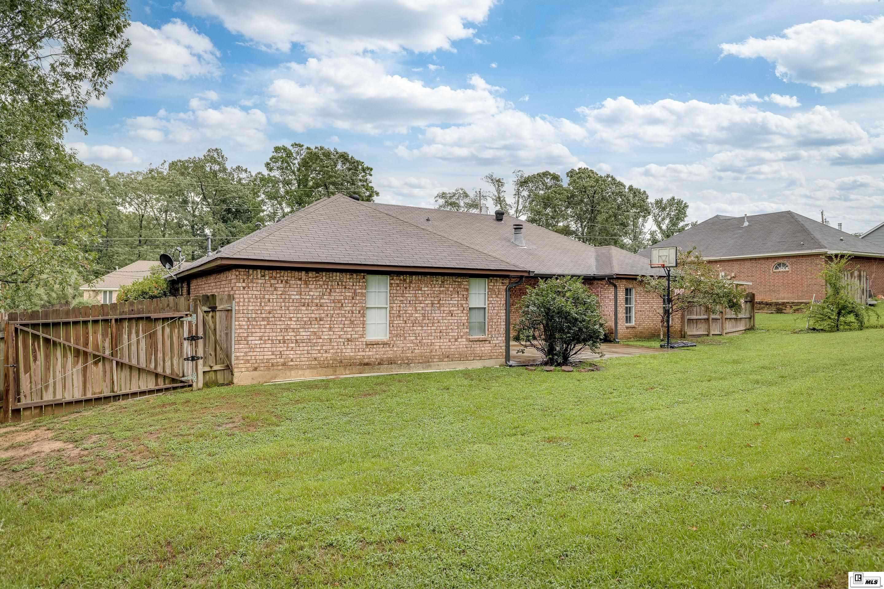 104 Pin Oak Drive