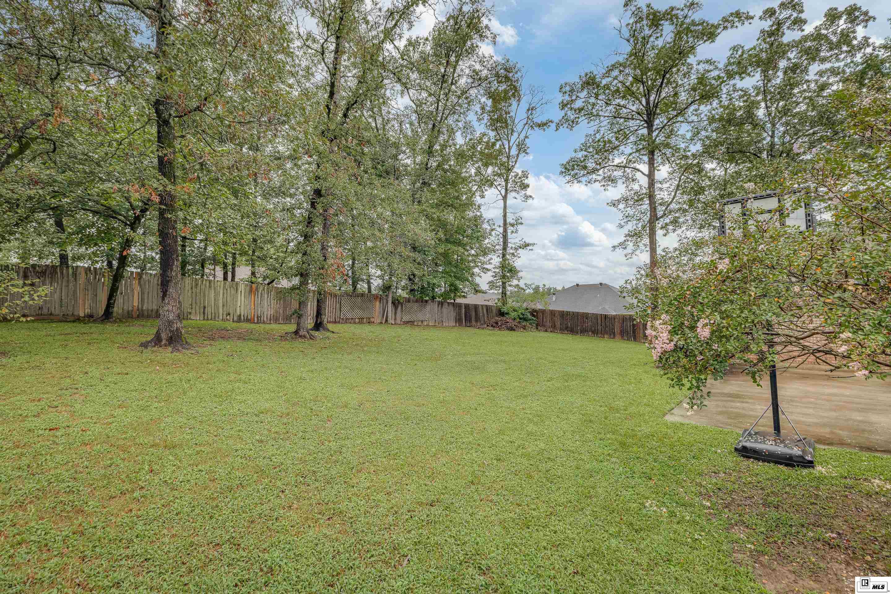 104 Pin Oak Drive