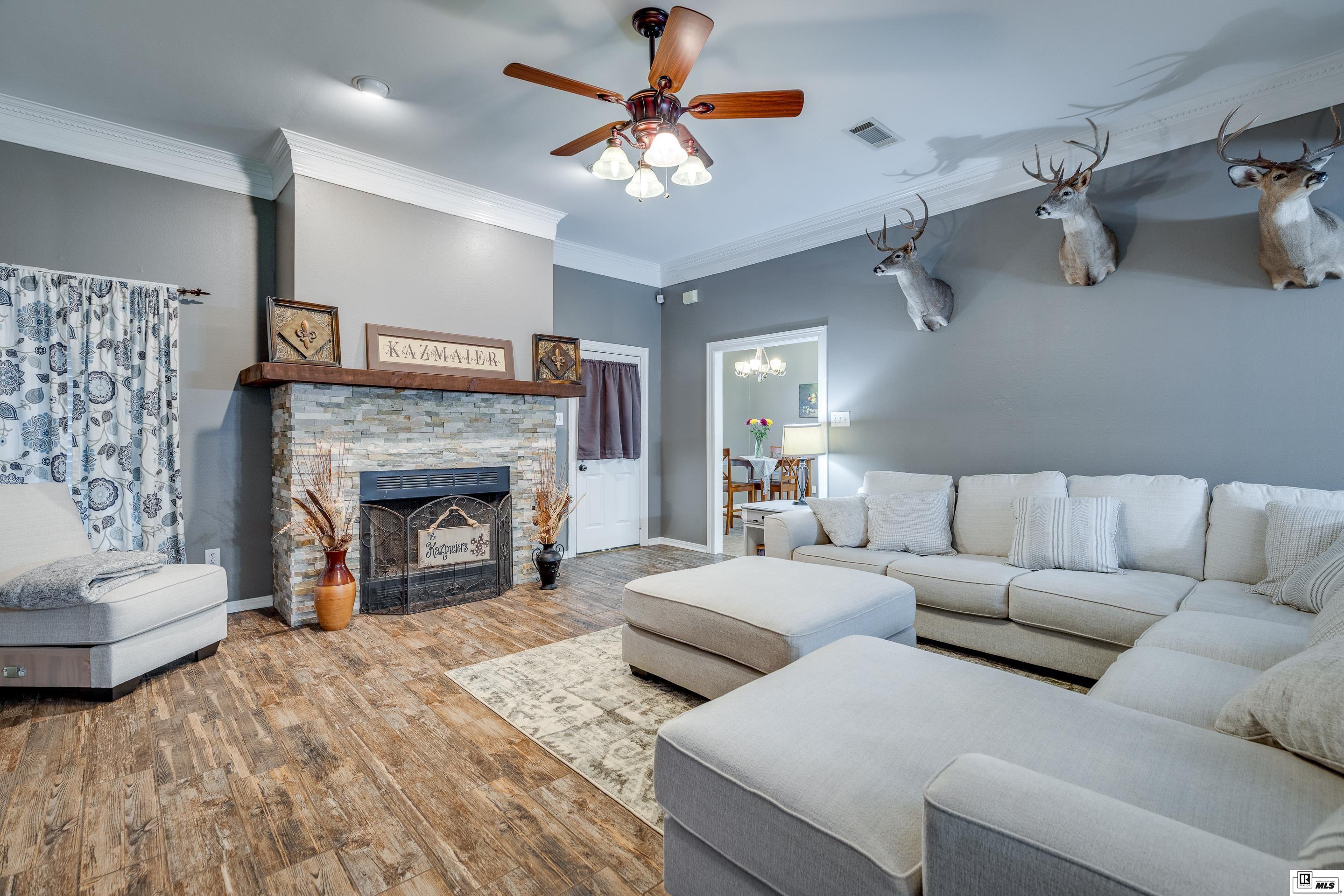 104 Pin Oak Drive