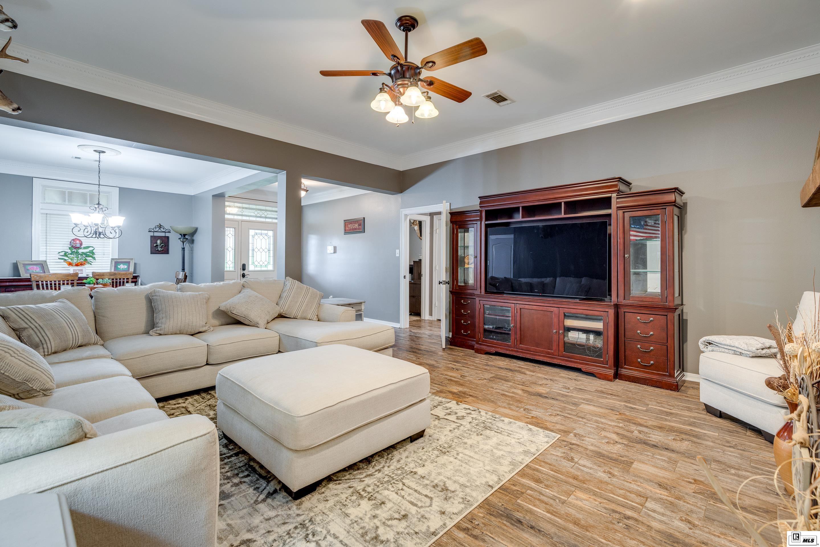 104 Pin Oak Drive