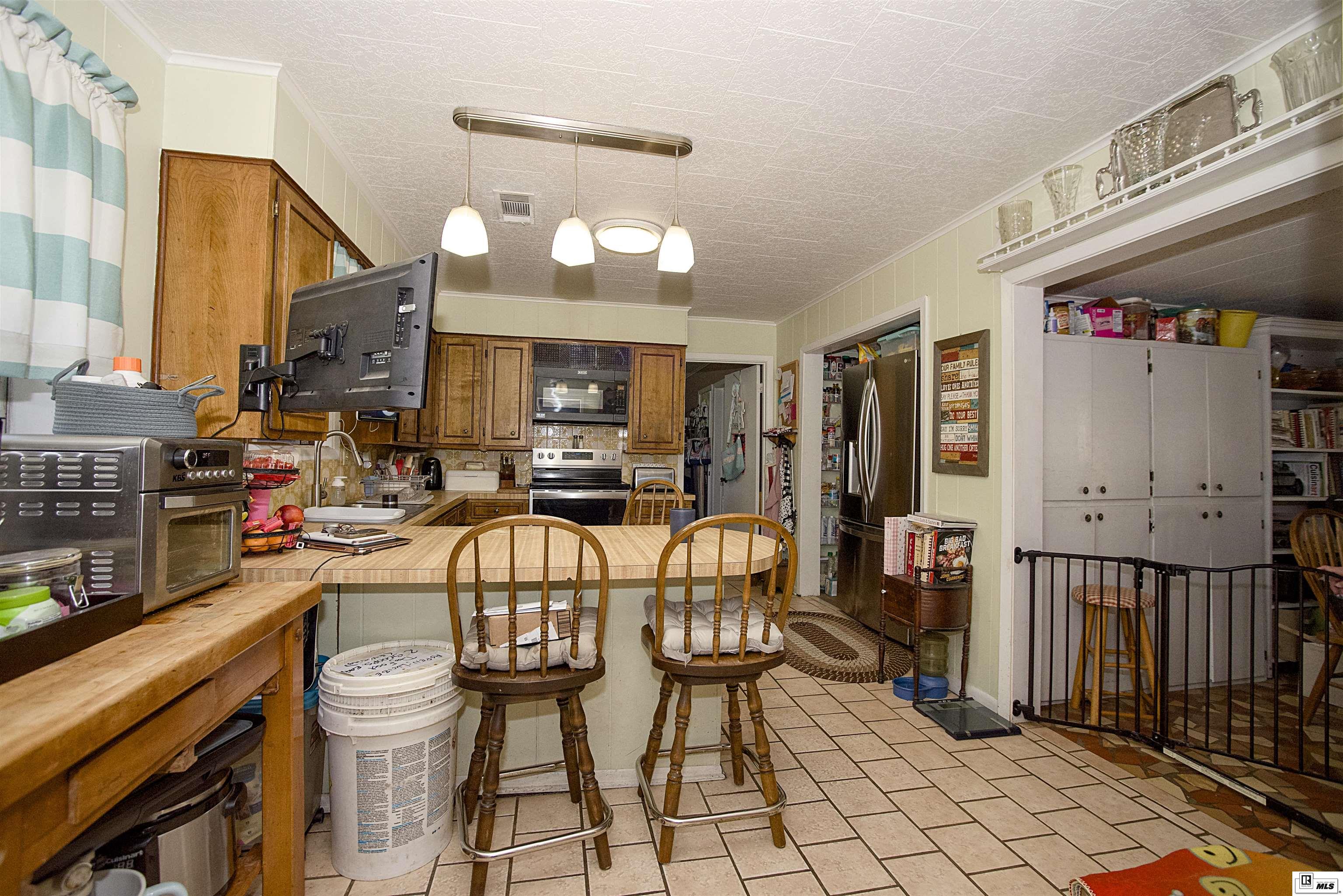 572 Ray Chapman Road