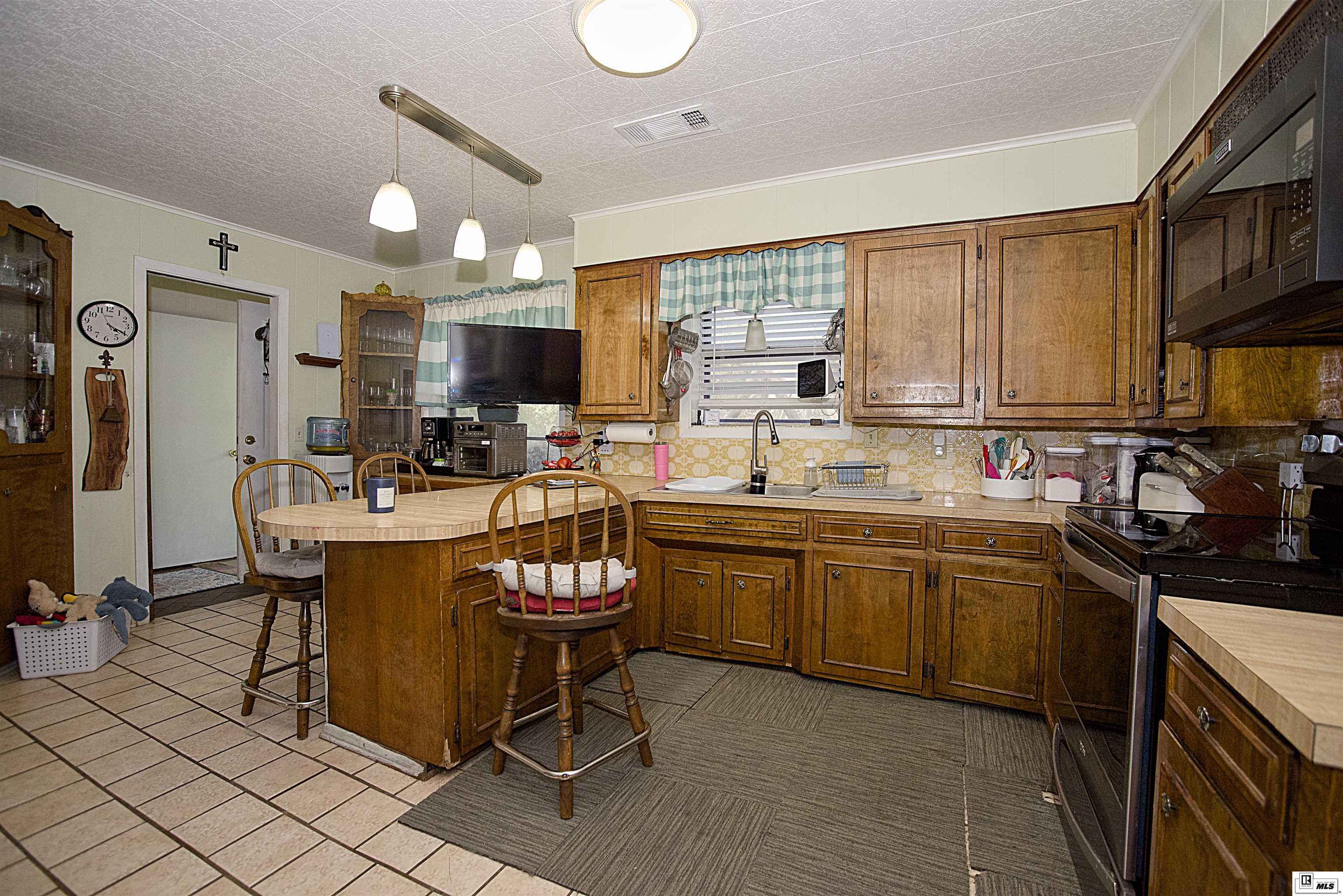 572 Ray Chapman Road