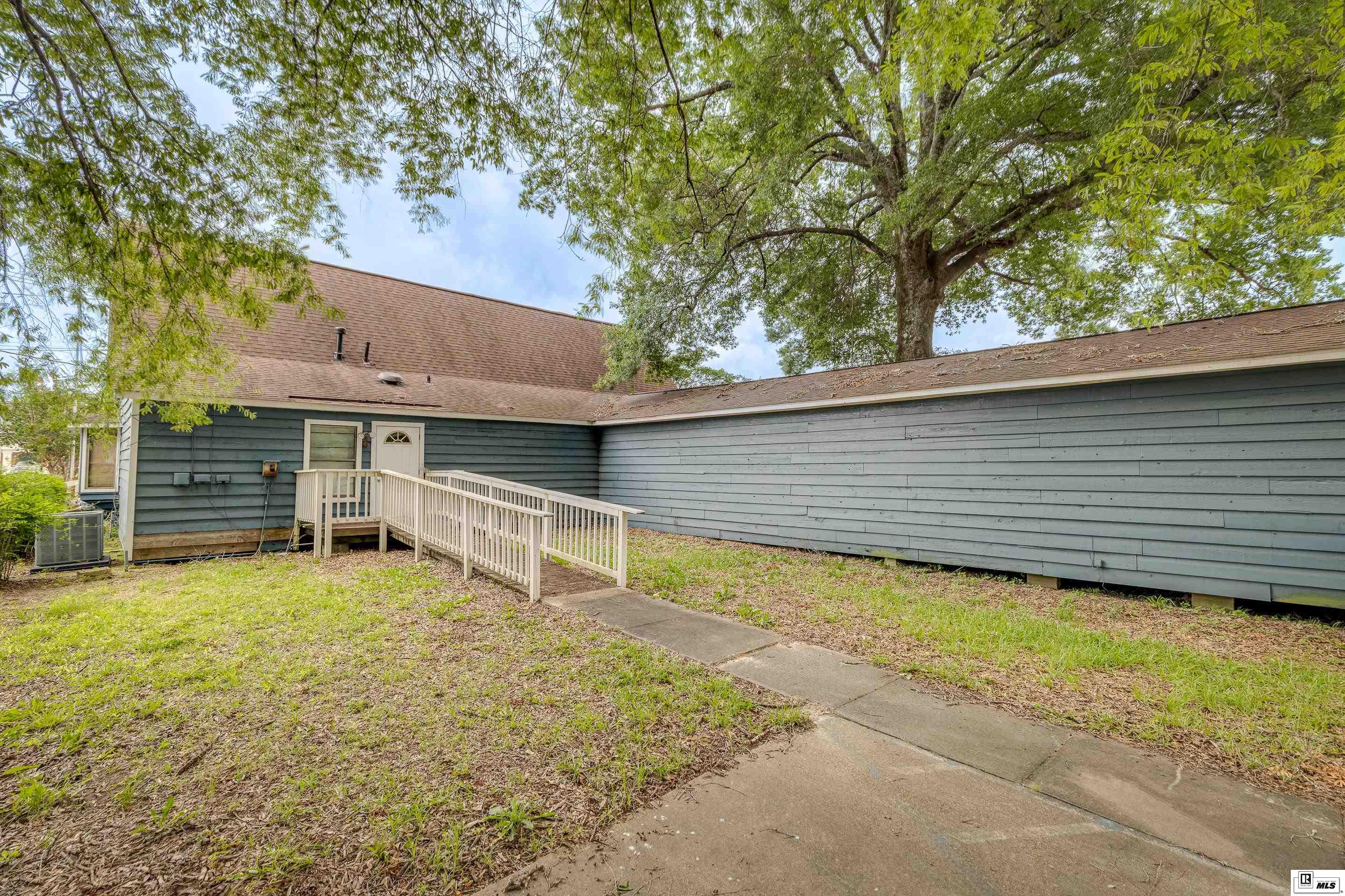 3592 Front Street