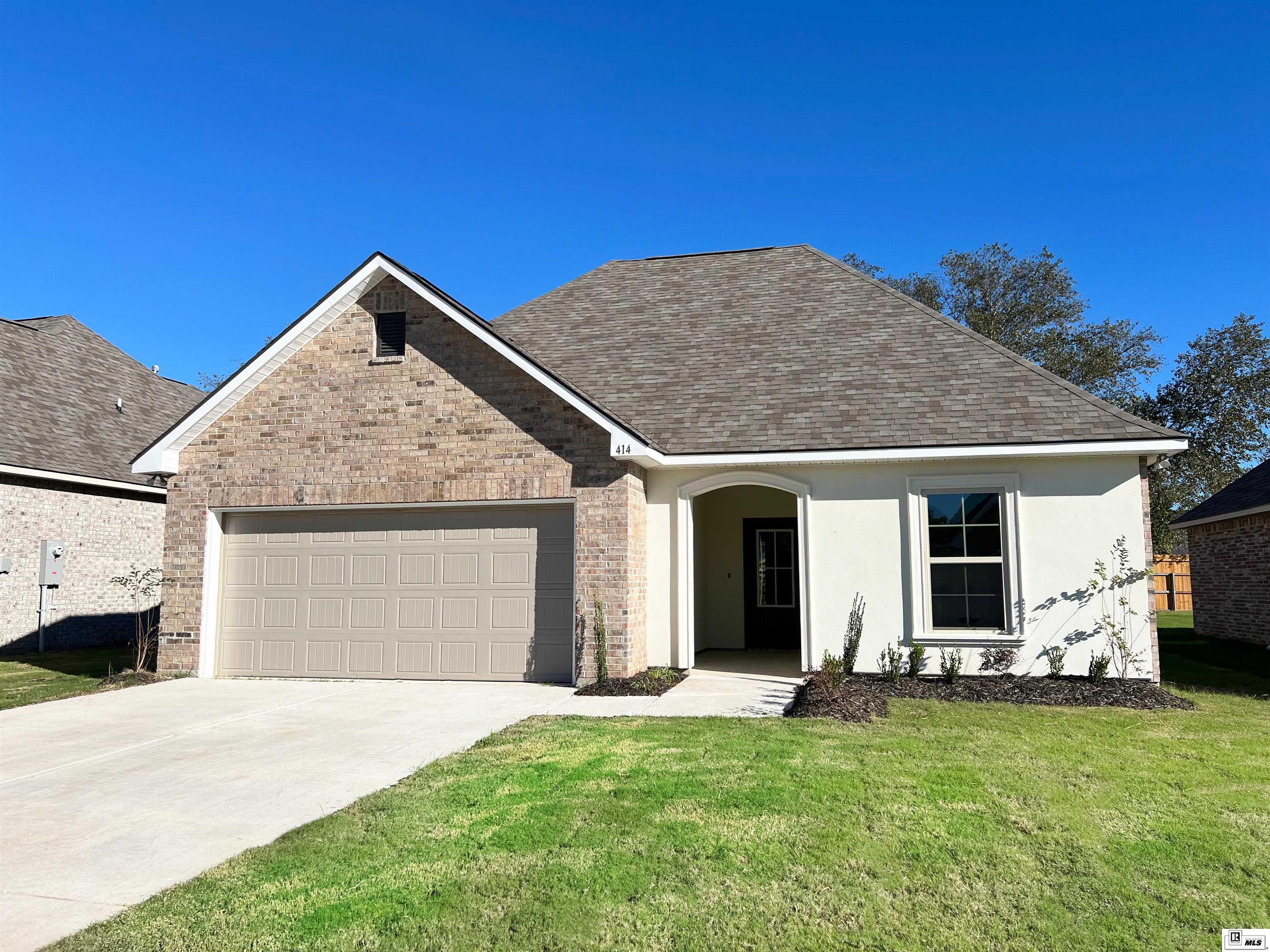 414 Magnolia Pointe Place