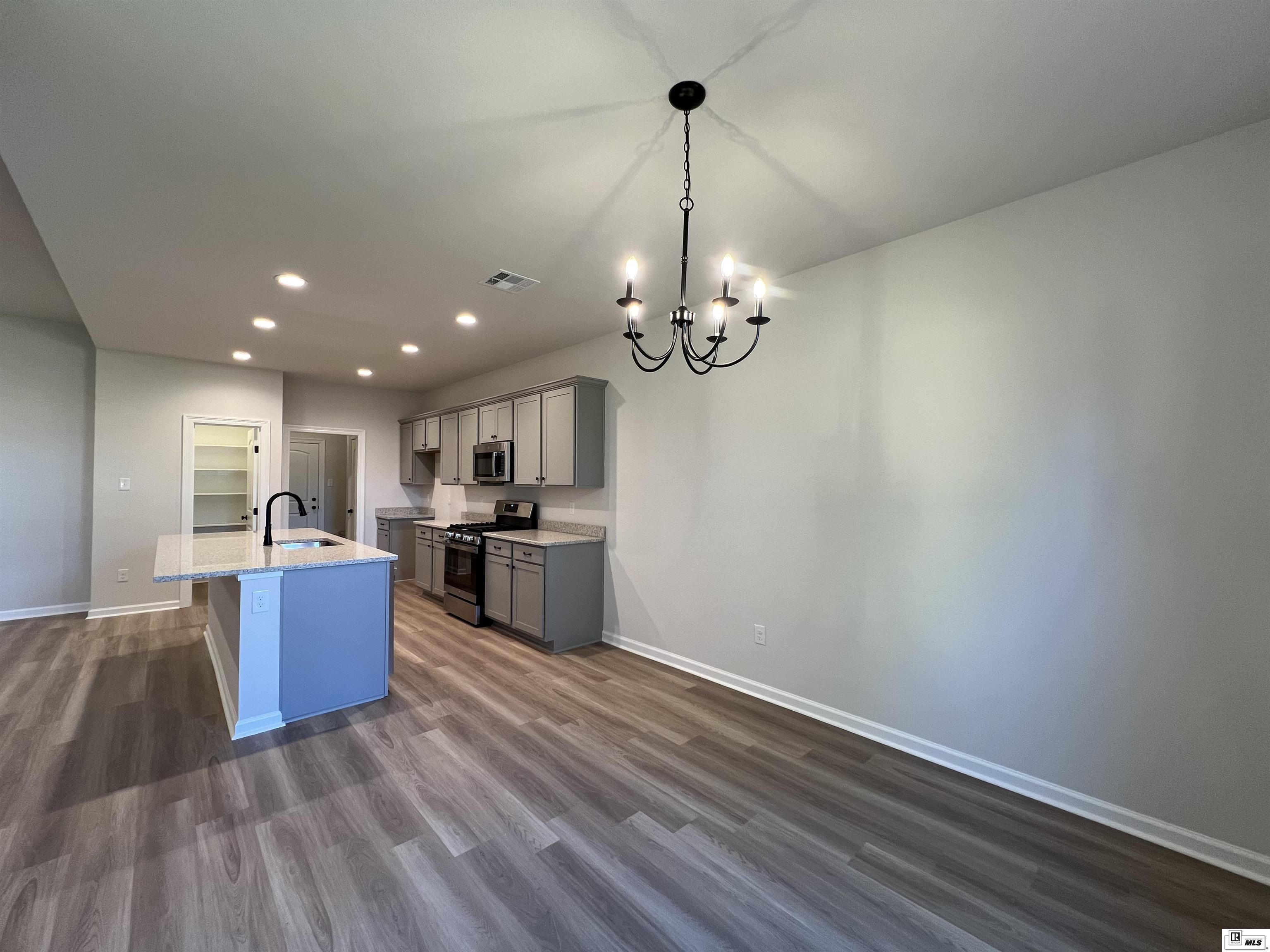 414 Magnolia Pointe Place