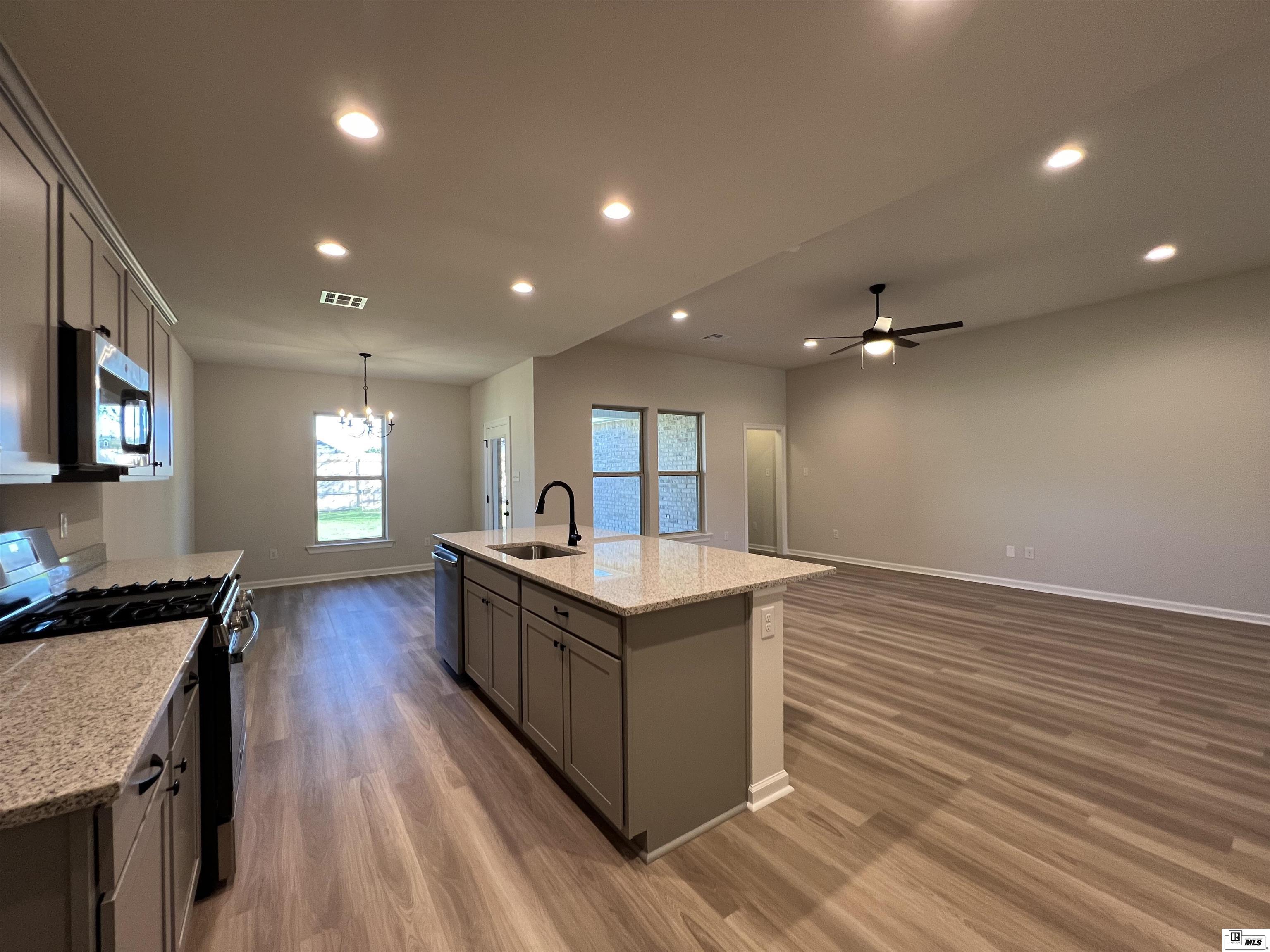 414 Magnolia Pointe Place