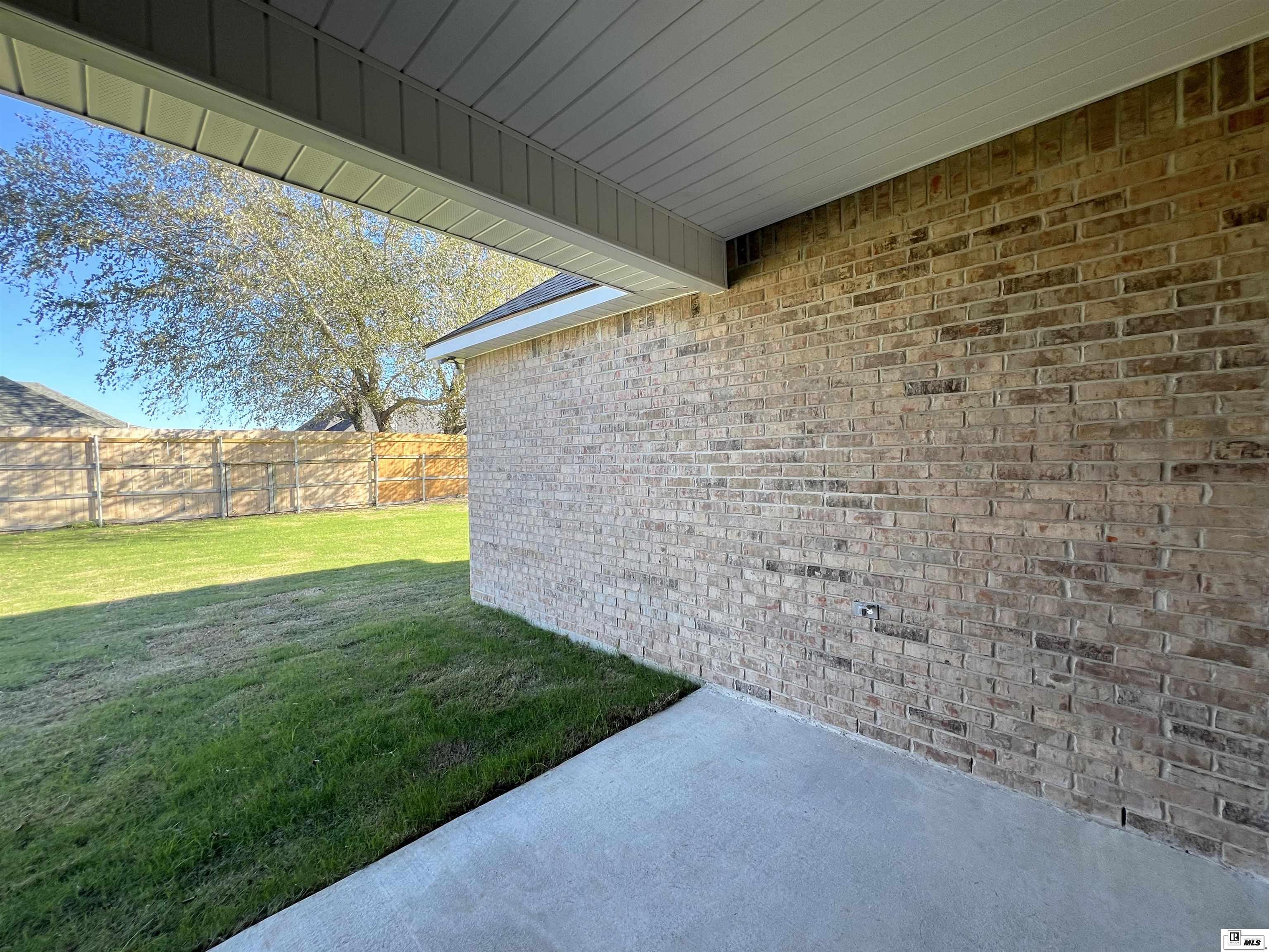 414 Magnolia Pointe Place