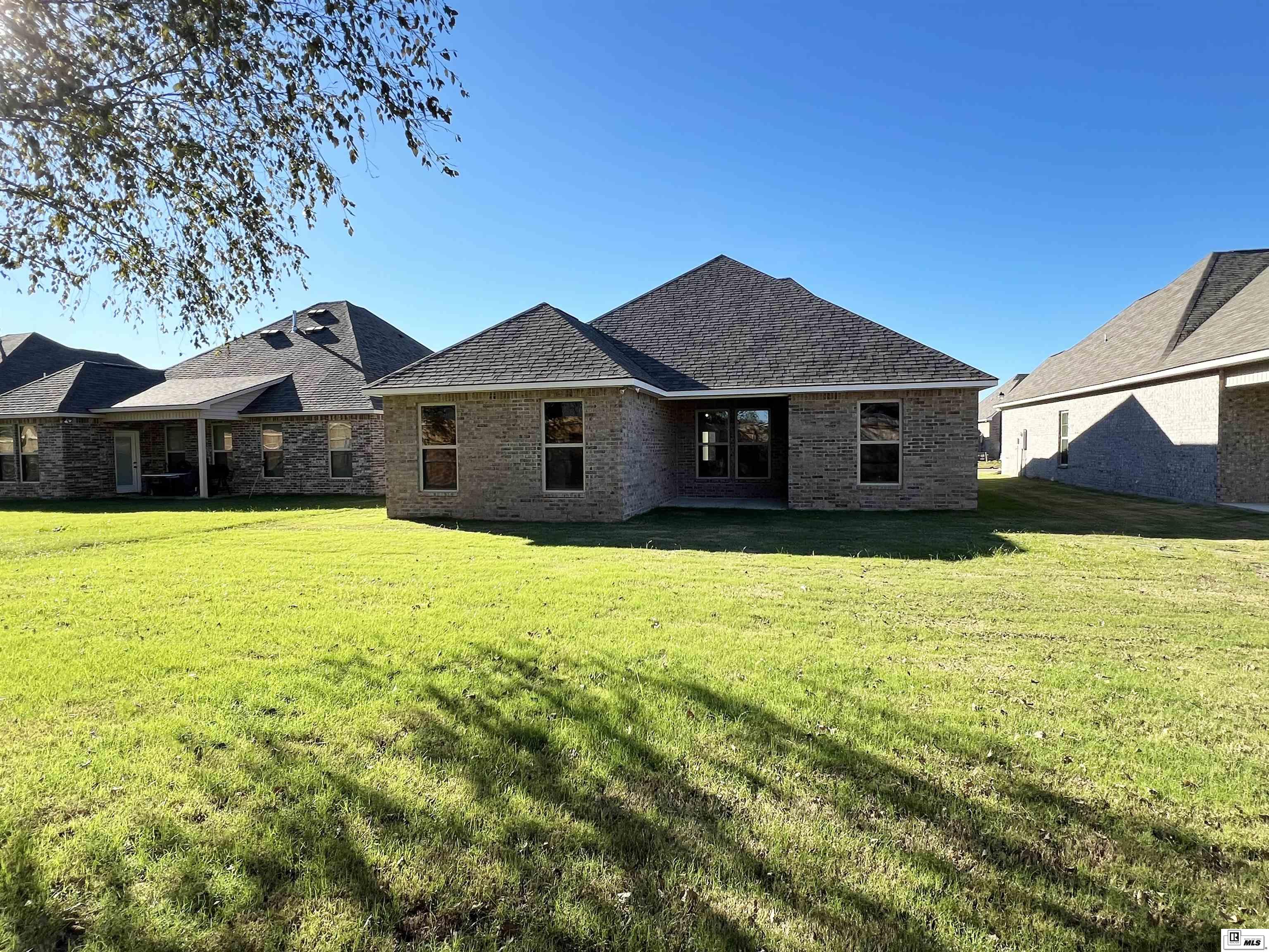 414 Magnolia Pointe Place