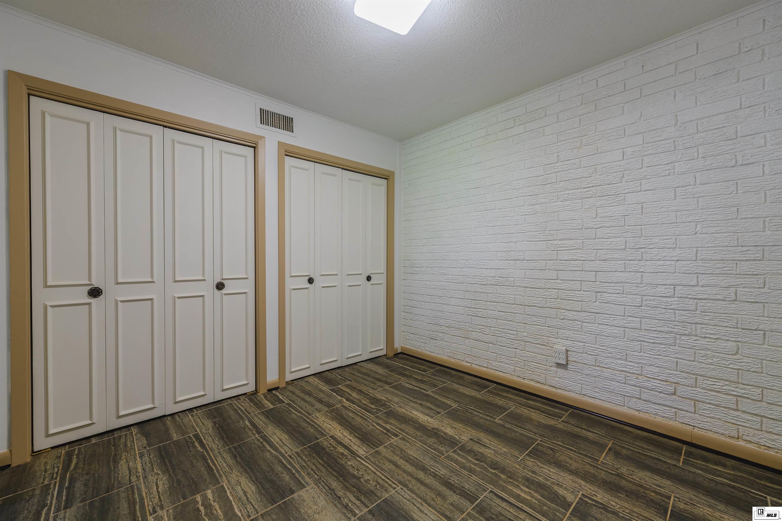 902 Robinette Drive