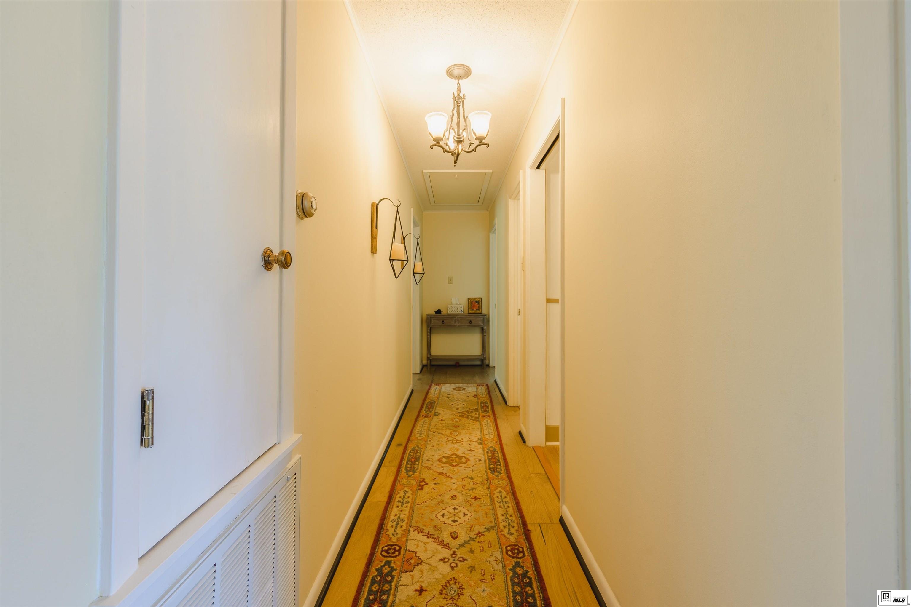902 Robinette Drive