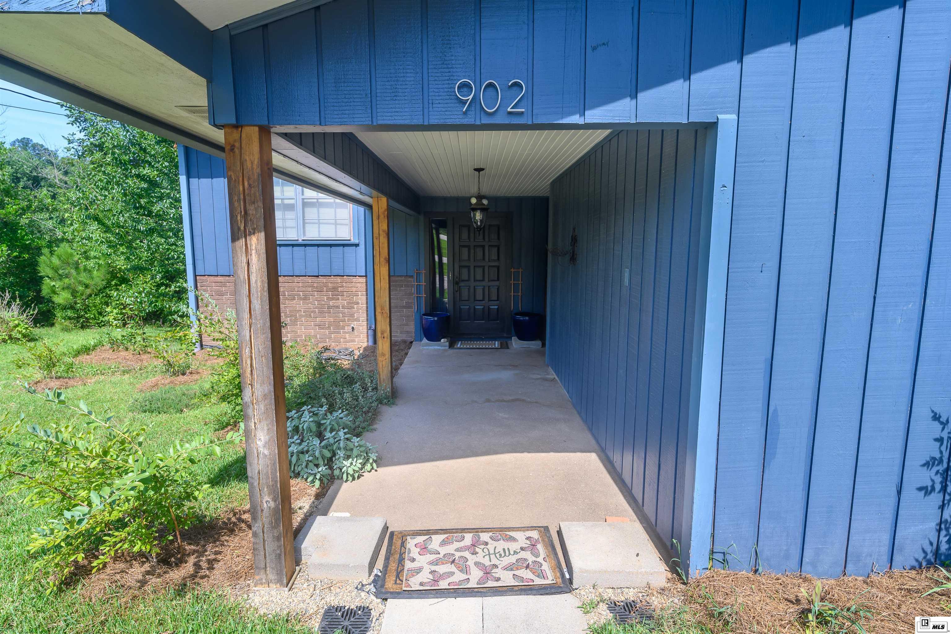 902 Robinette Drive