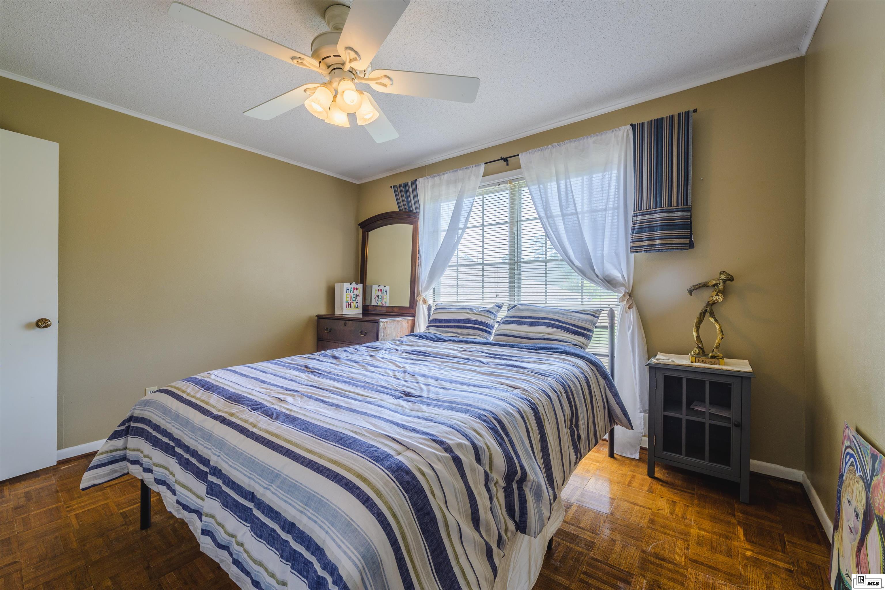 902 Robinette Drive