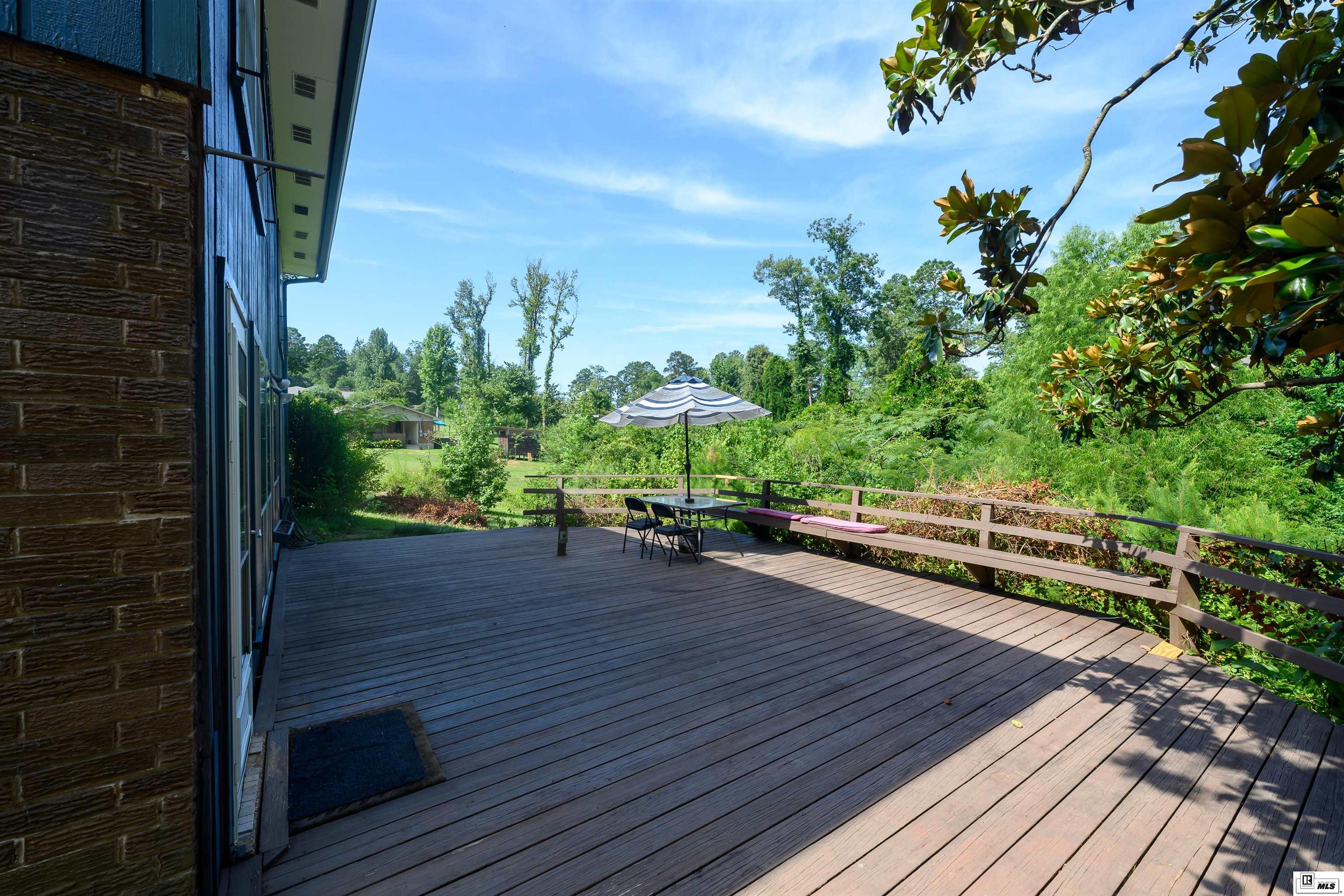 902 Robinette Drive