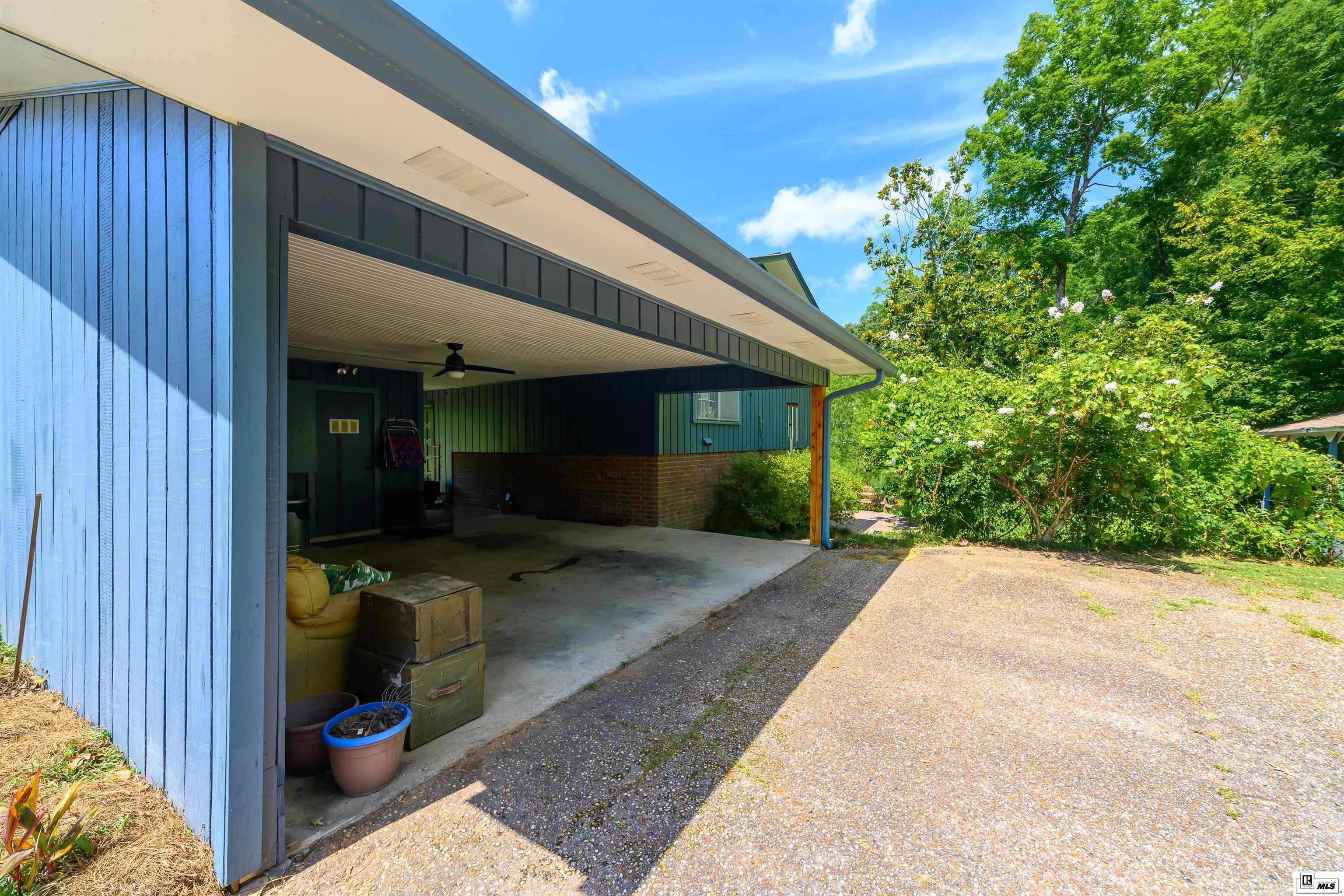 902 Robinette Drive