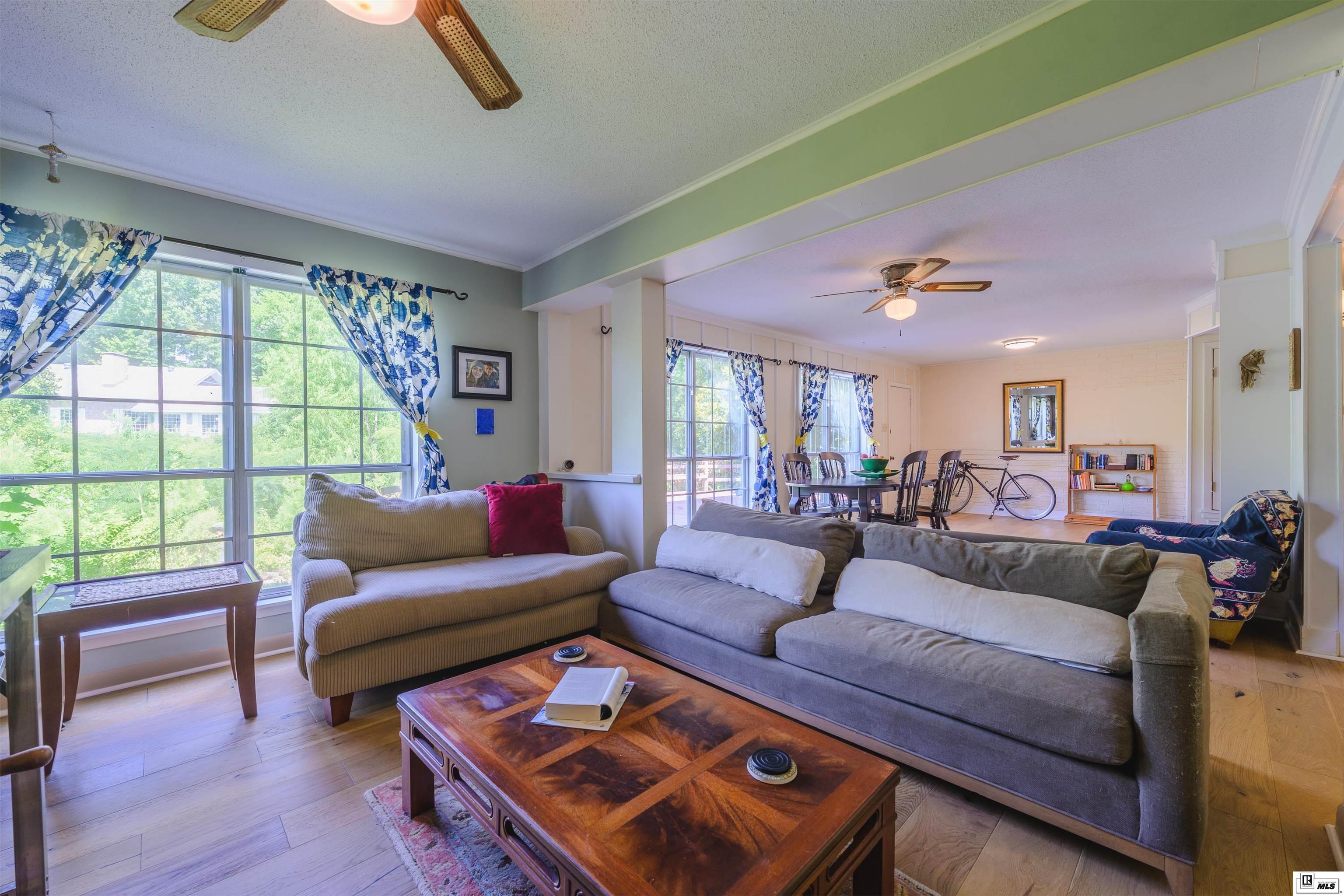 902 Robinette Drive