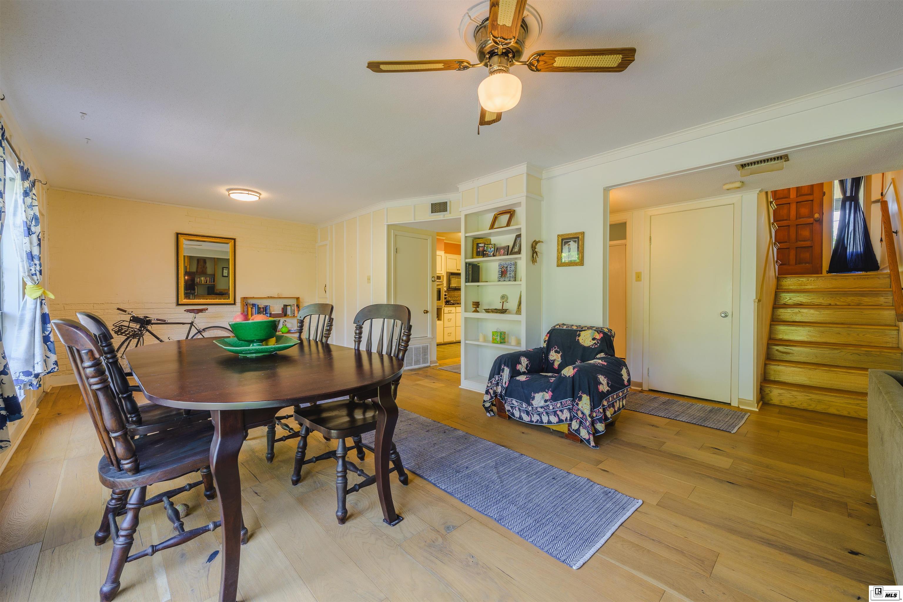902 Robinette Drive