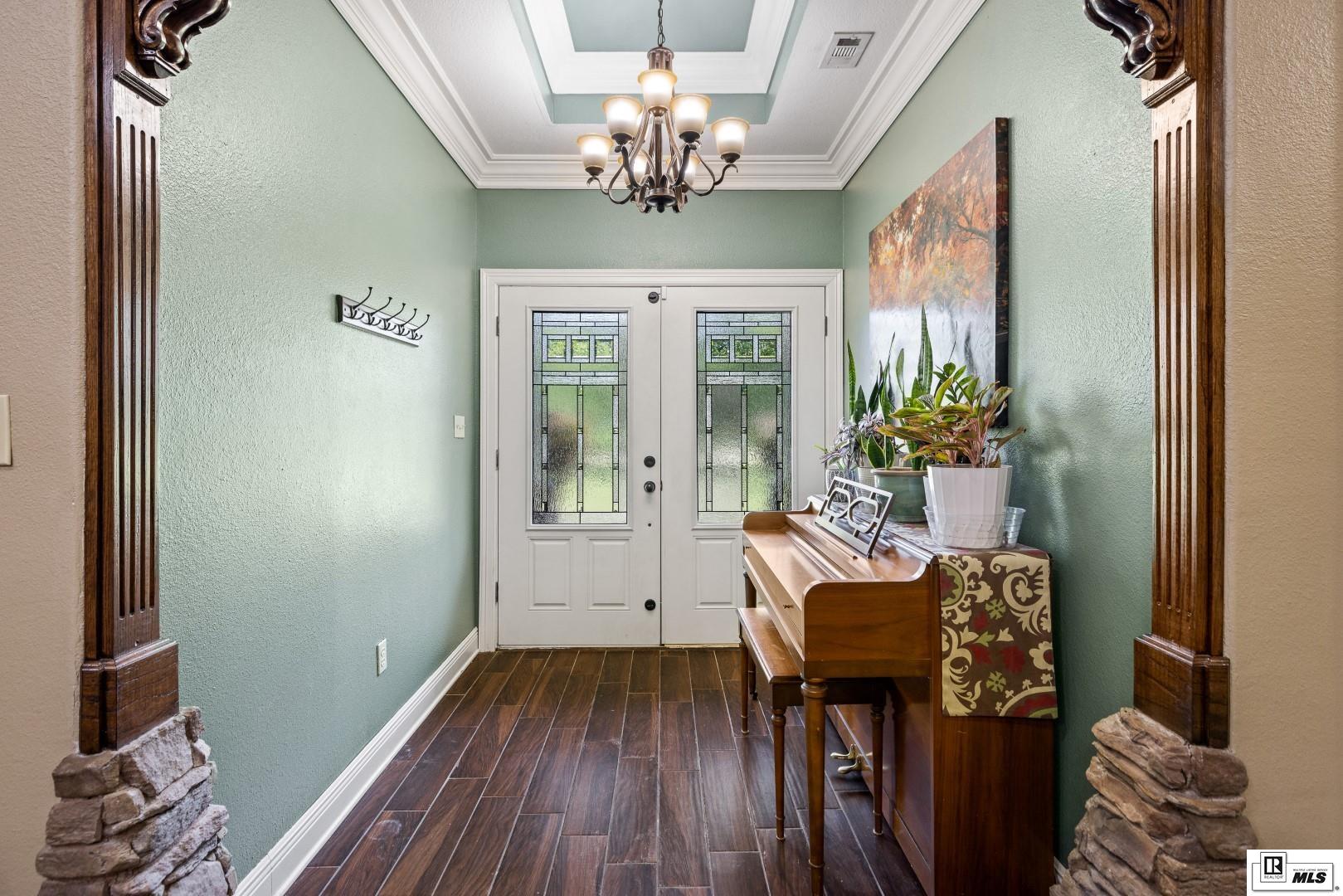 137 Brook Orchard Boulevard
