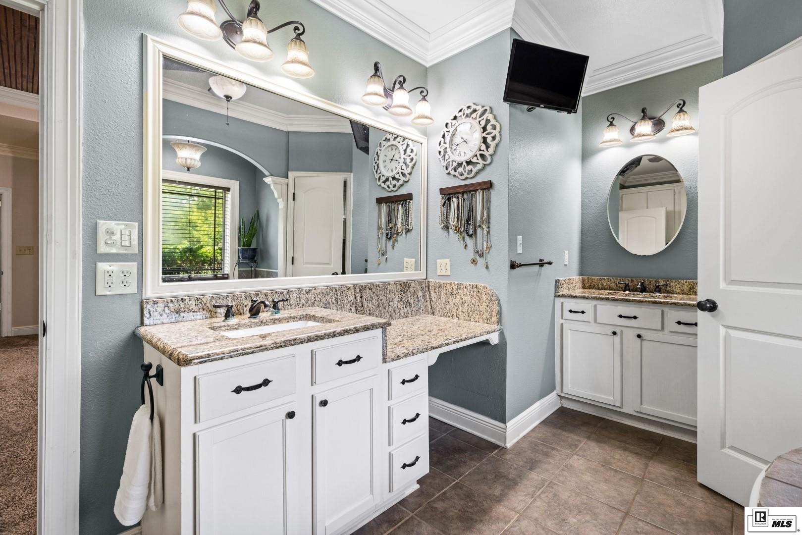 137 Brook Orchard Boulevard