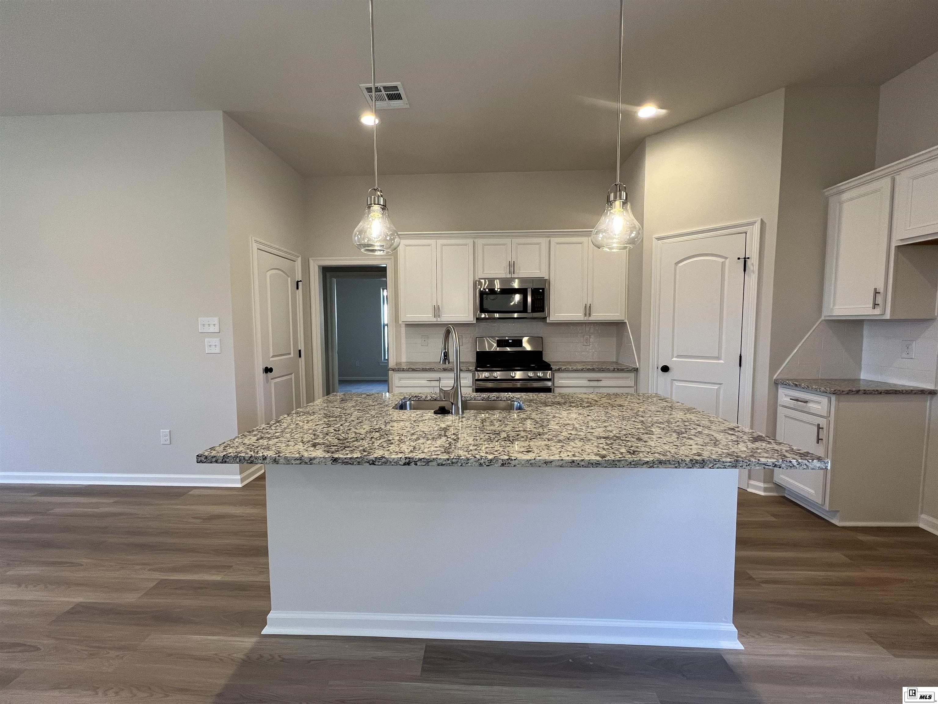 410 Magnolia Pointe Place