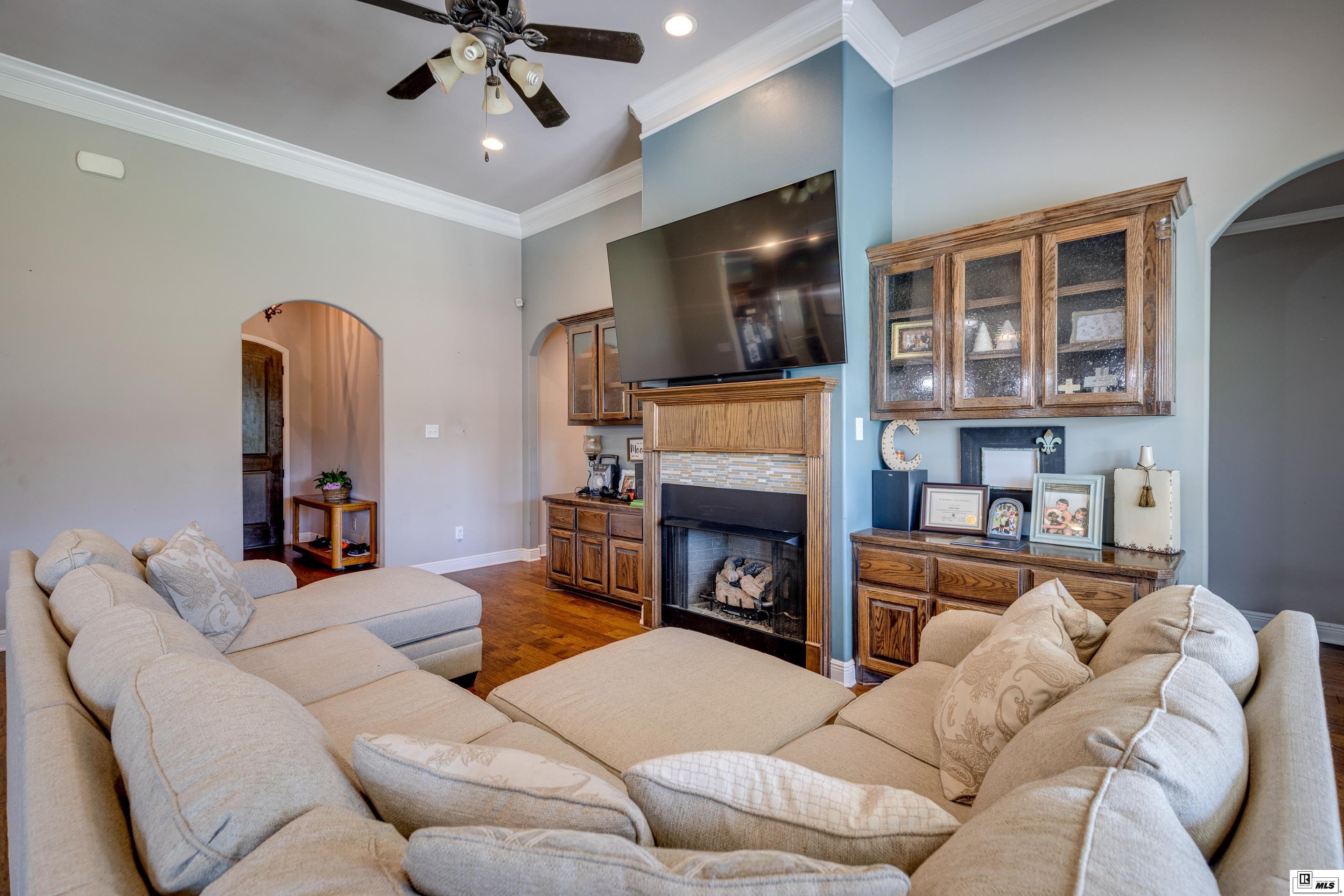 121 Labrador Lane