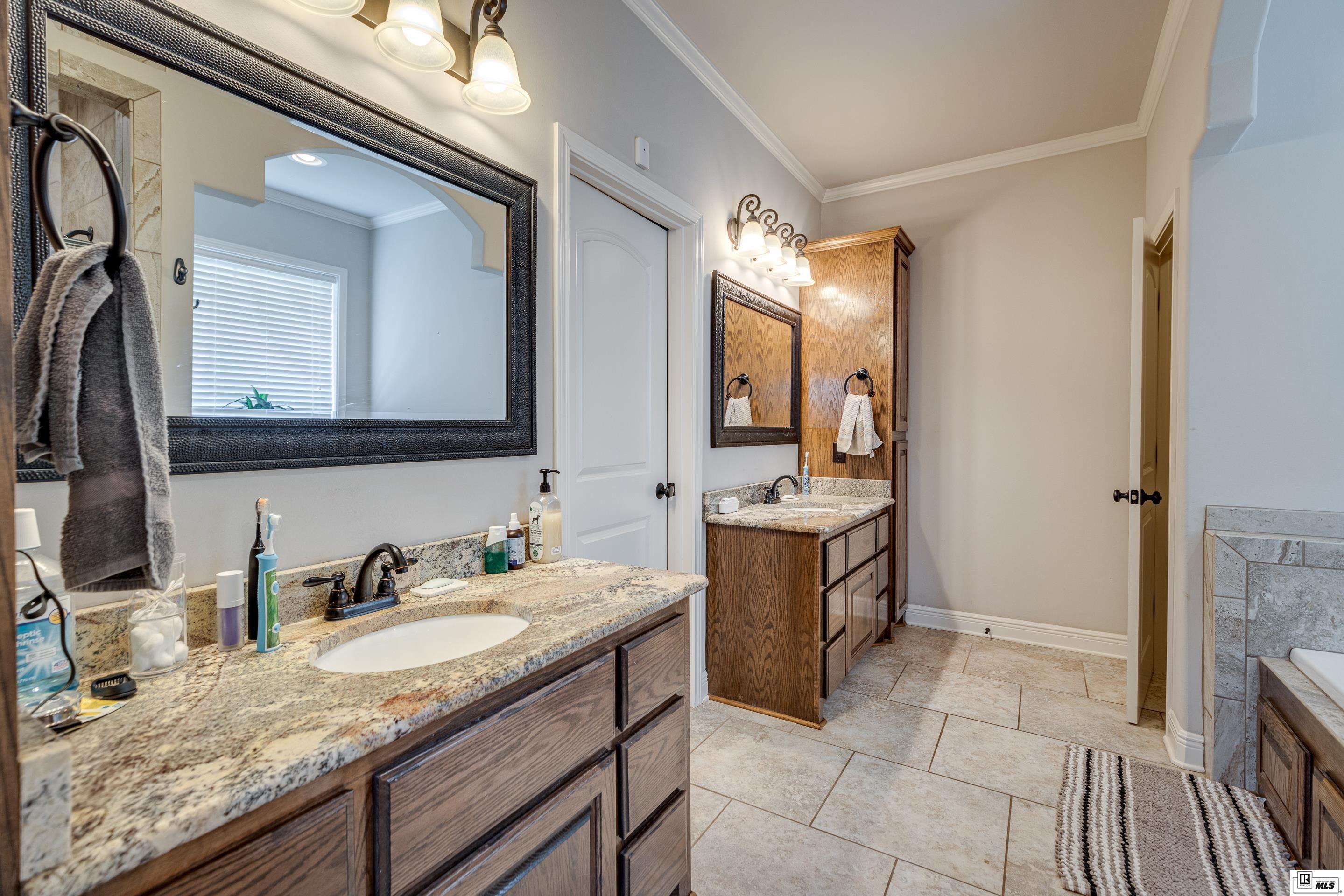 121 Labrador Lane
