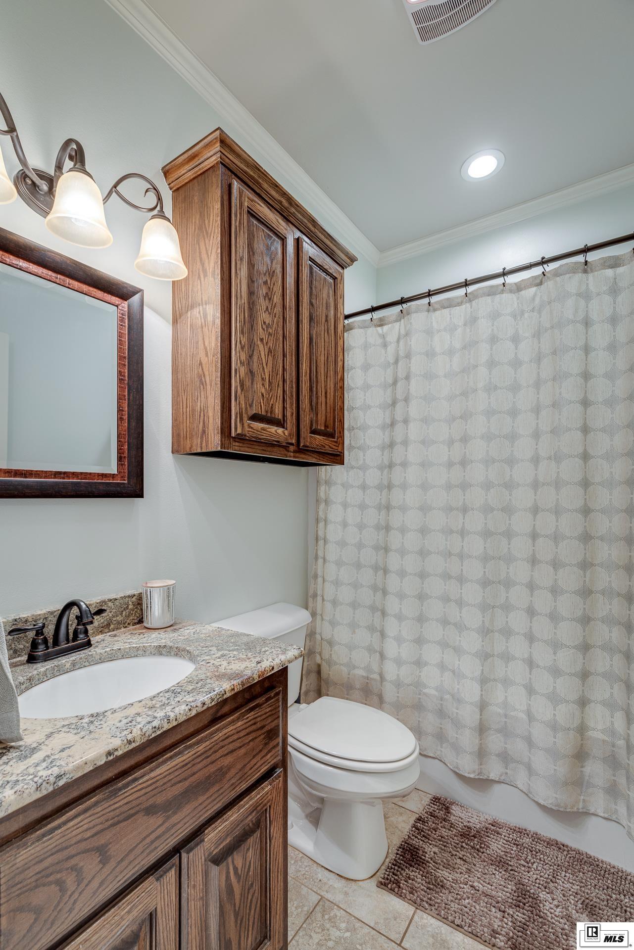 121 Labrador Lane